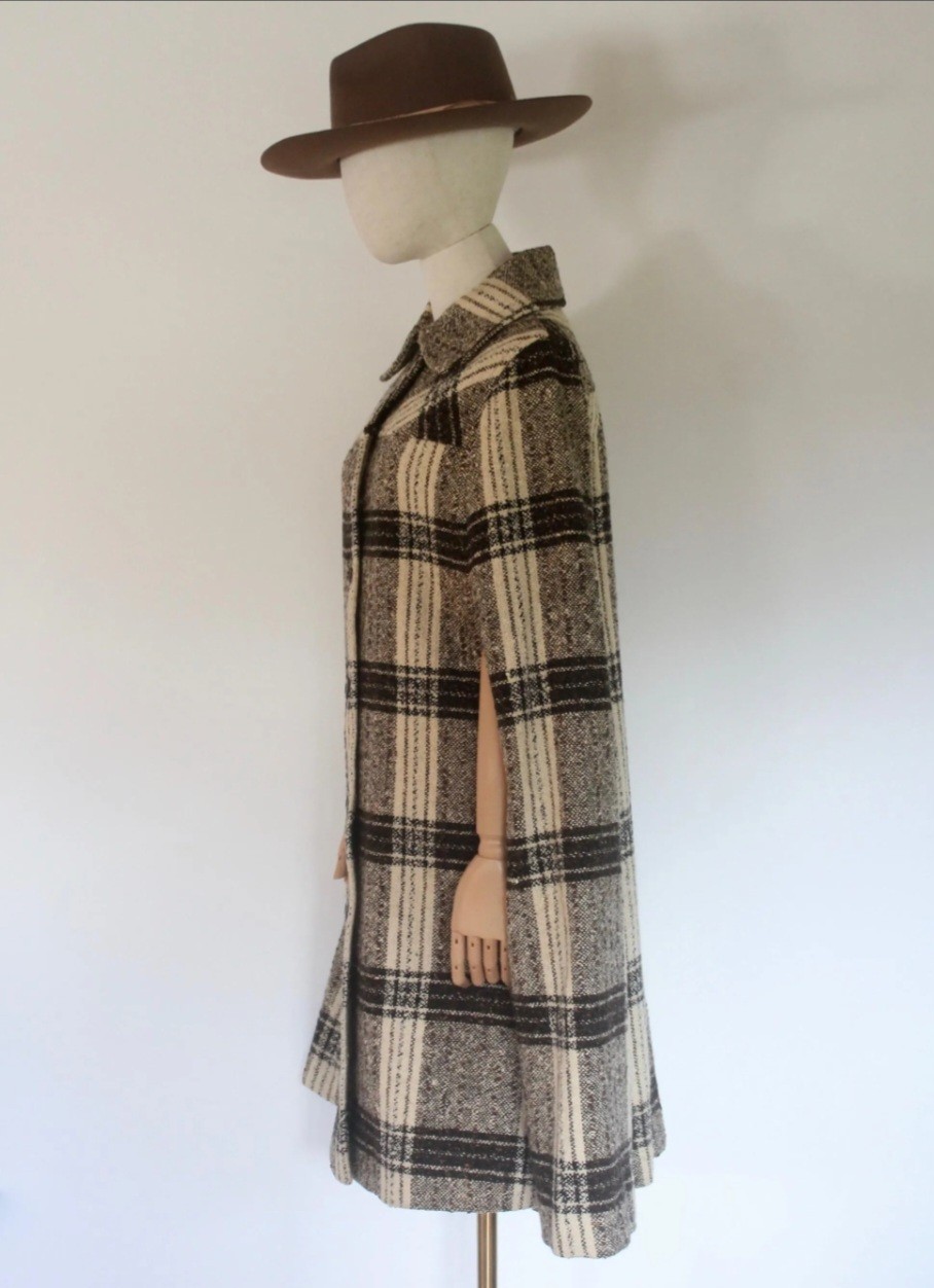 Vintage 1970s/80s Jimmy Hourihan Boru Dublin Plaid Pure Wool Cape Coat – Rare