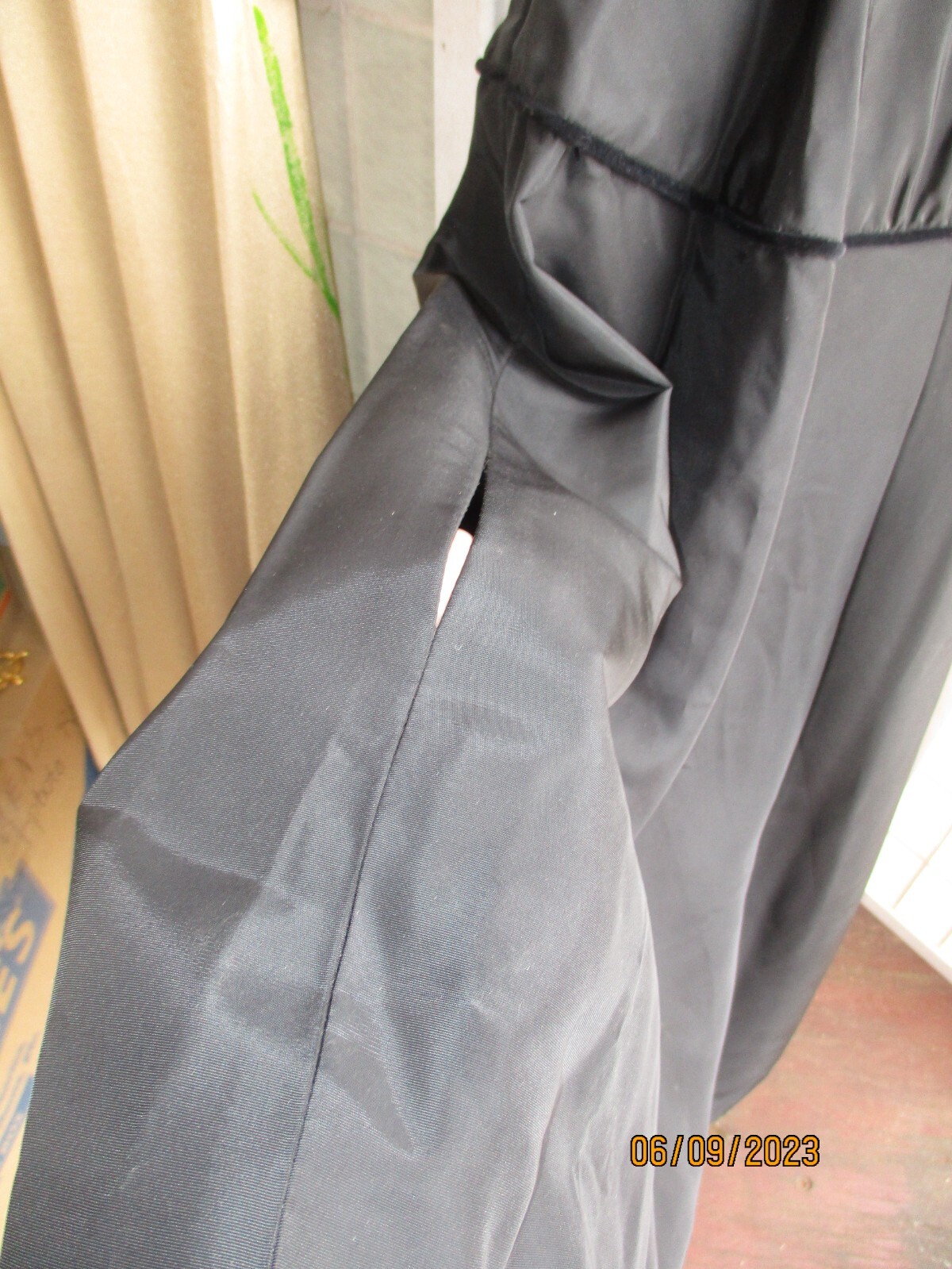 40s Black Velvet and Taffeta Dress w/tie belt sz35x24xfree