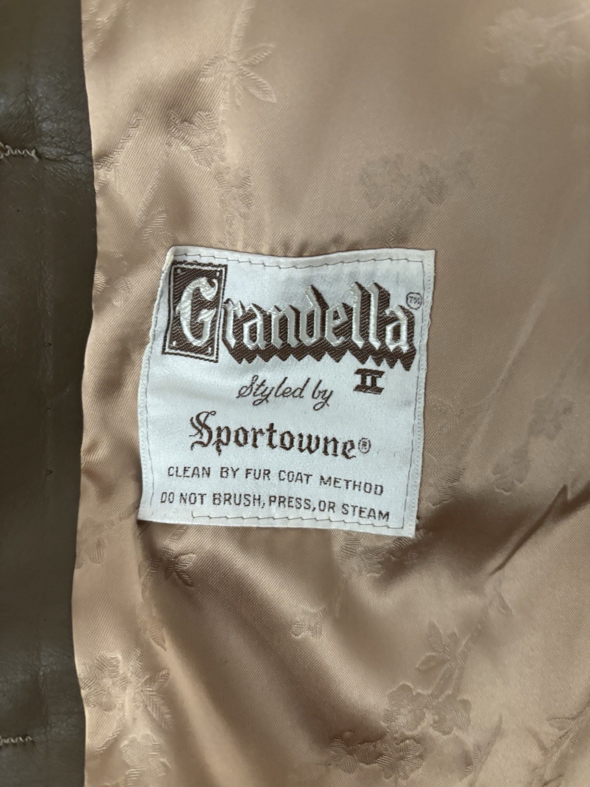Vintage 1970’s Grandella Sportowne Faux Mink Fur Honey Brown Mid Thigh Coat M L
