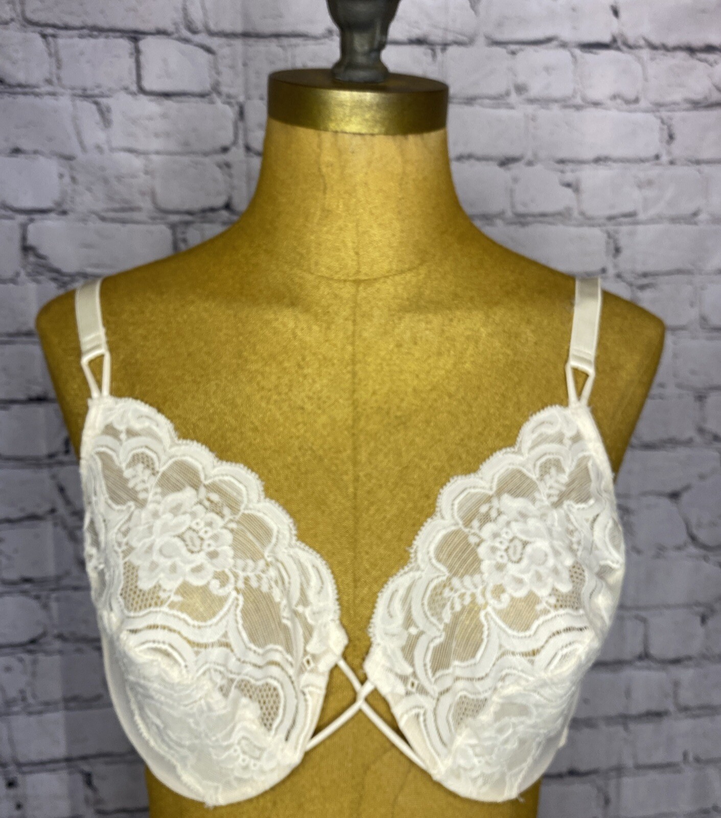 Vintage Vanity Fair Nylon Lace Unlined Bra Size 34D Ivory Underwired Fem 75-075