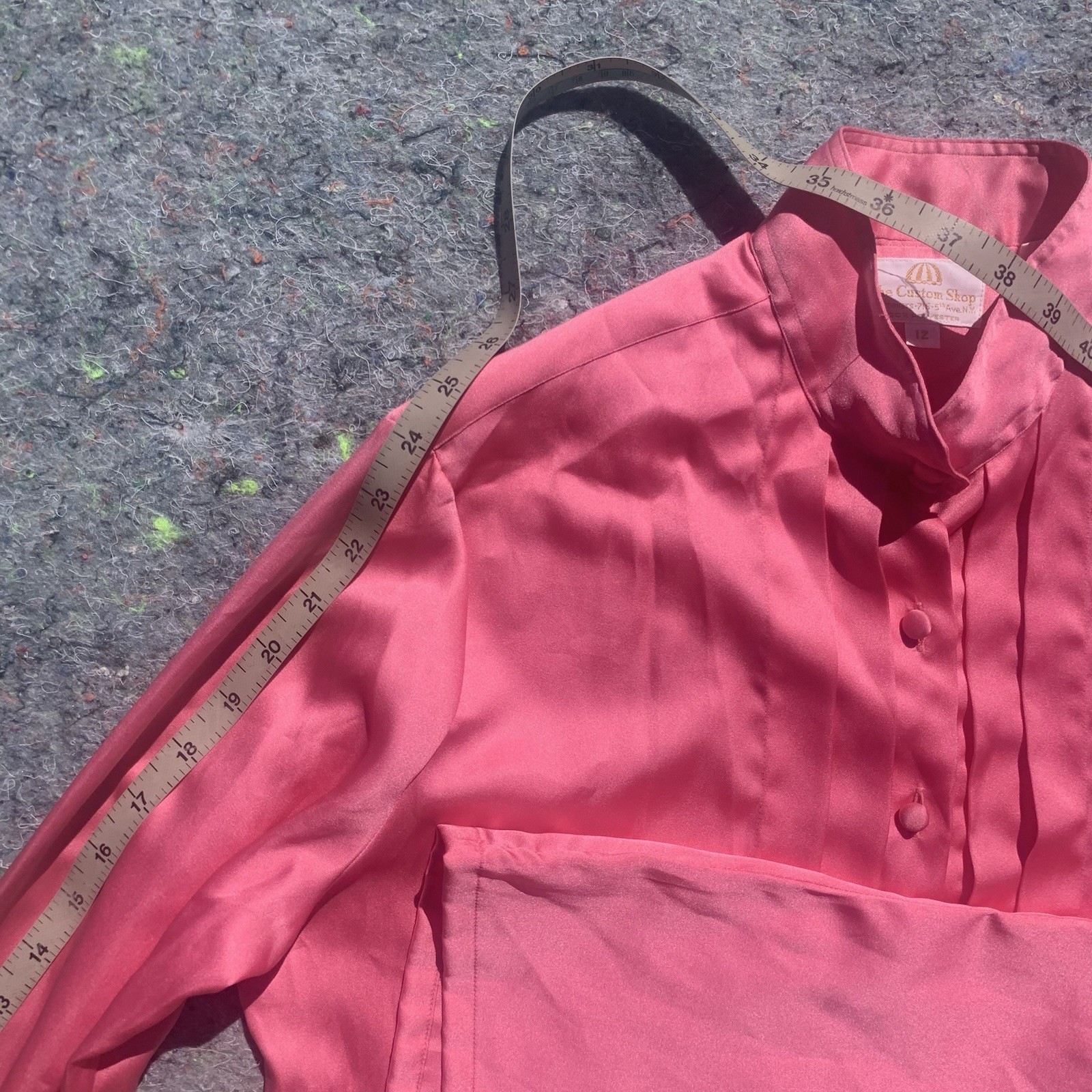 Vintage 70s The Custom Shop Eraser Pink 100% polyester pleated button front top