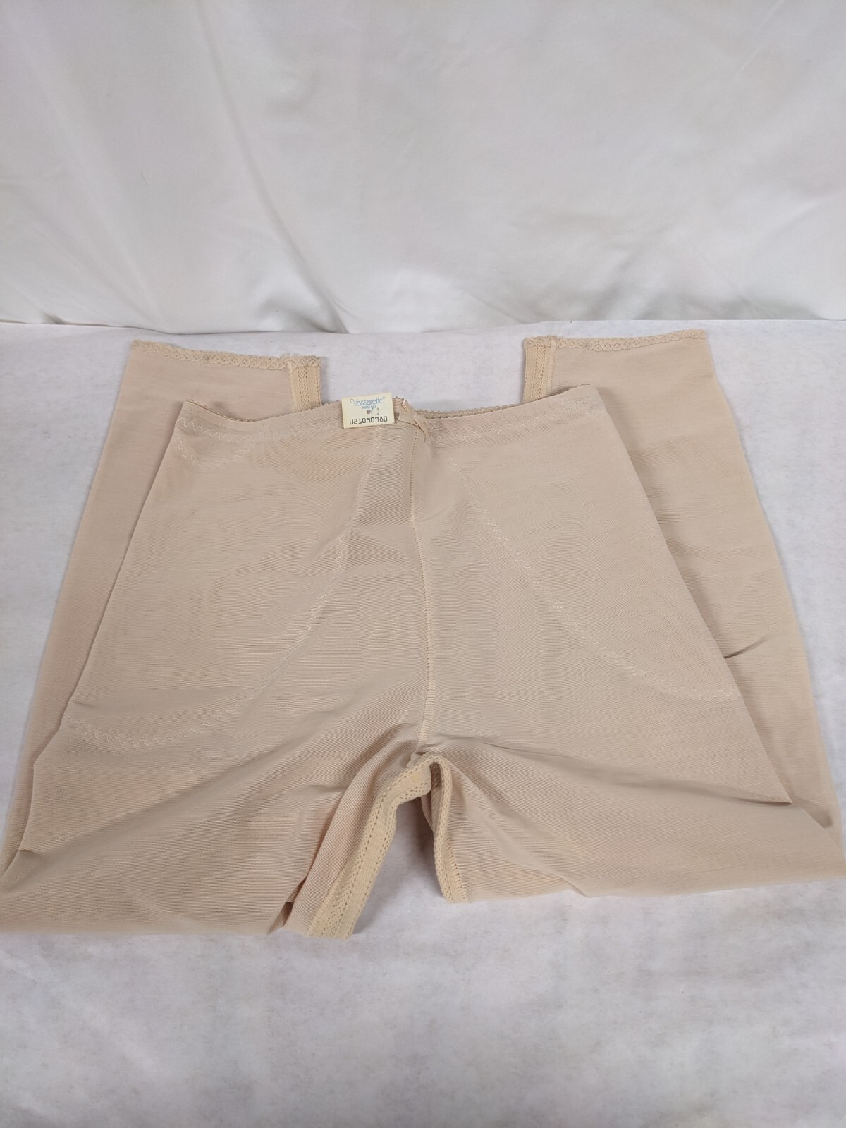 NOS Vtg Vassarette Underneath It All Shapewear Body Control Capri Pant ~ Beige