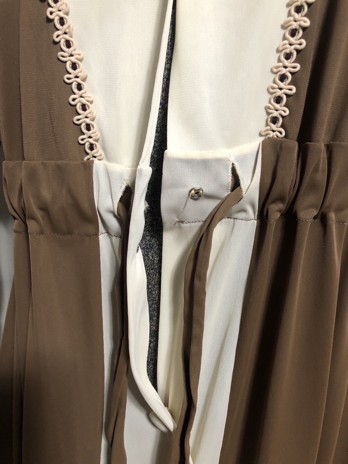 Vintage Nylon Loungewear Robe Brown Cream Nylon 60s 70s Boho Neutrals