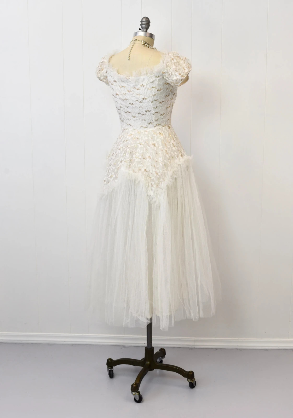 Vintage 1950s White Tulle Lace Floral Metallic Mid Century Bridal Wedding Dress