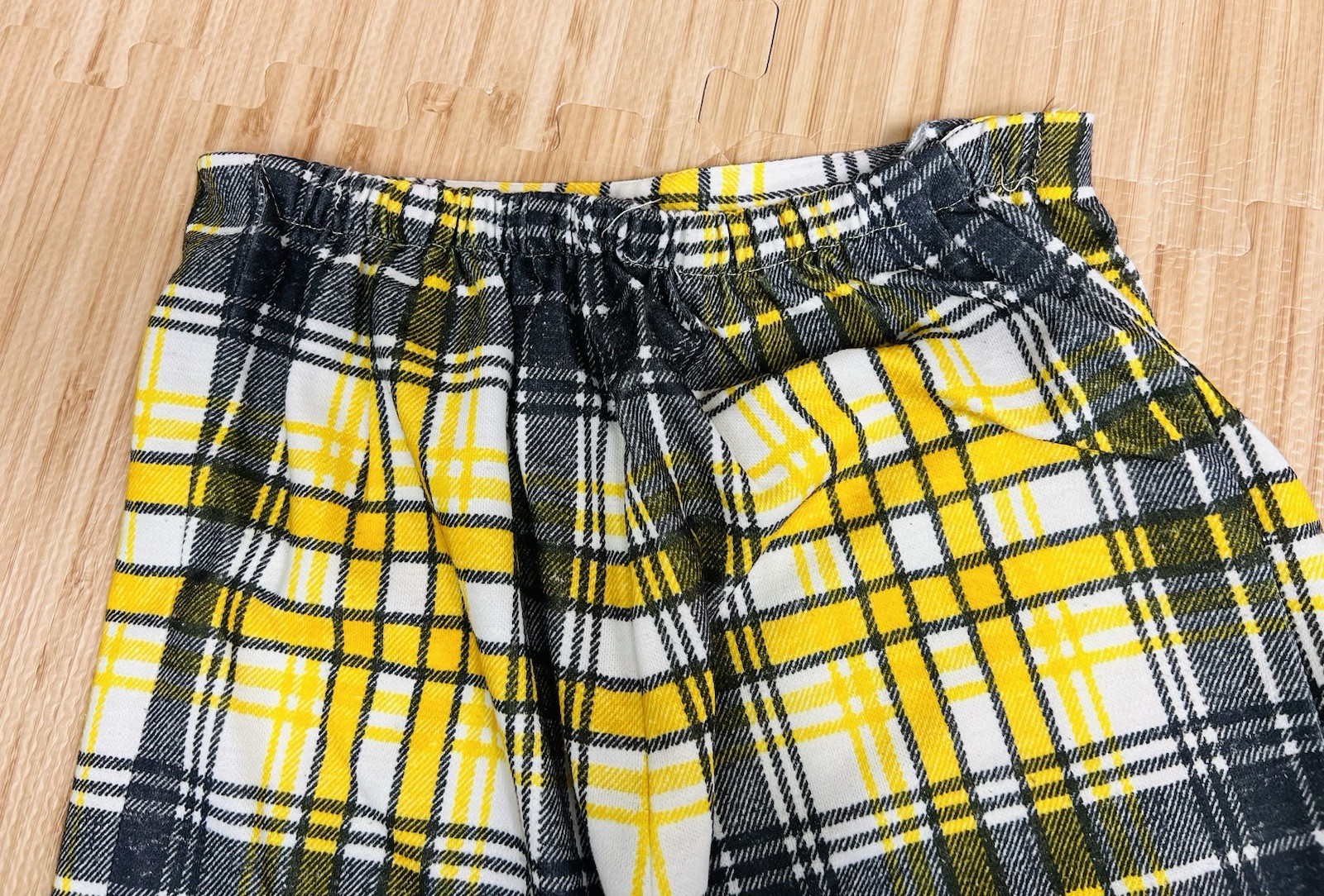 Vtg Glen Of Michigan Womens 26 Elastic High Waist Retro Black Yellow Plaid Pants