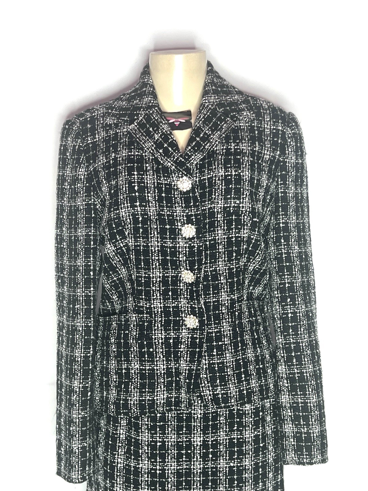 VINTAGE J. G. HOOK BLACK WHITE TWEED SUIT WITH RHINESTONE BUTTON SIZE 6