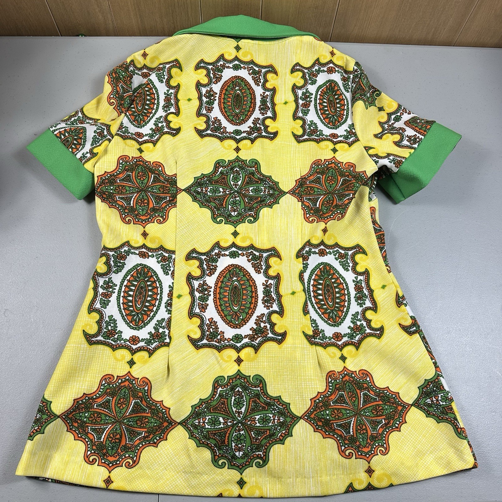 Vintage 1970s Women’s Top Button Front Blouse Yellow Green Groovy Large