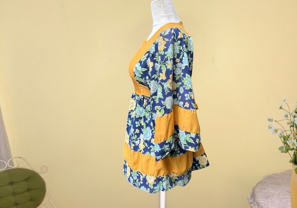 Vintage 1960s Tunic Top Floral Smock Shirt Babydoll Kimono Sleeve Flare 32”