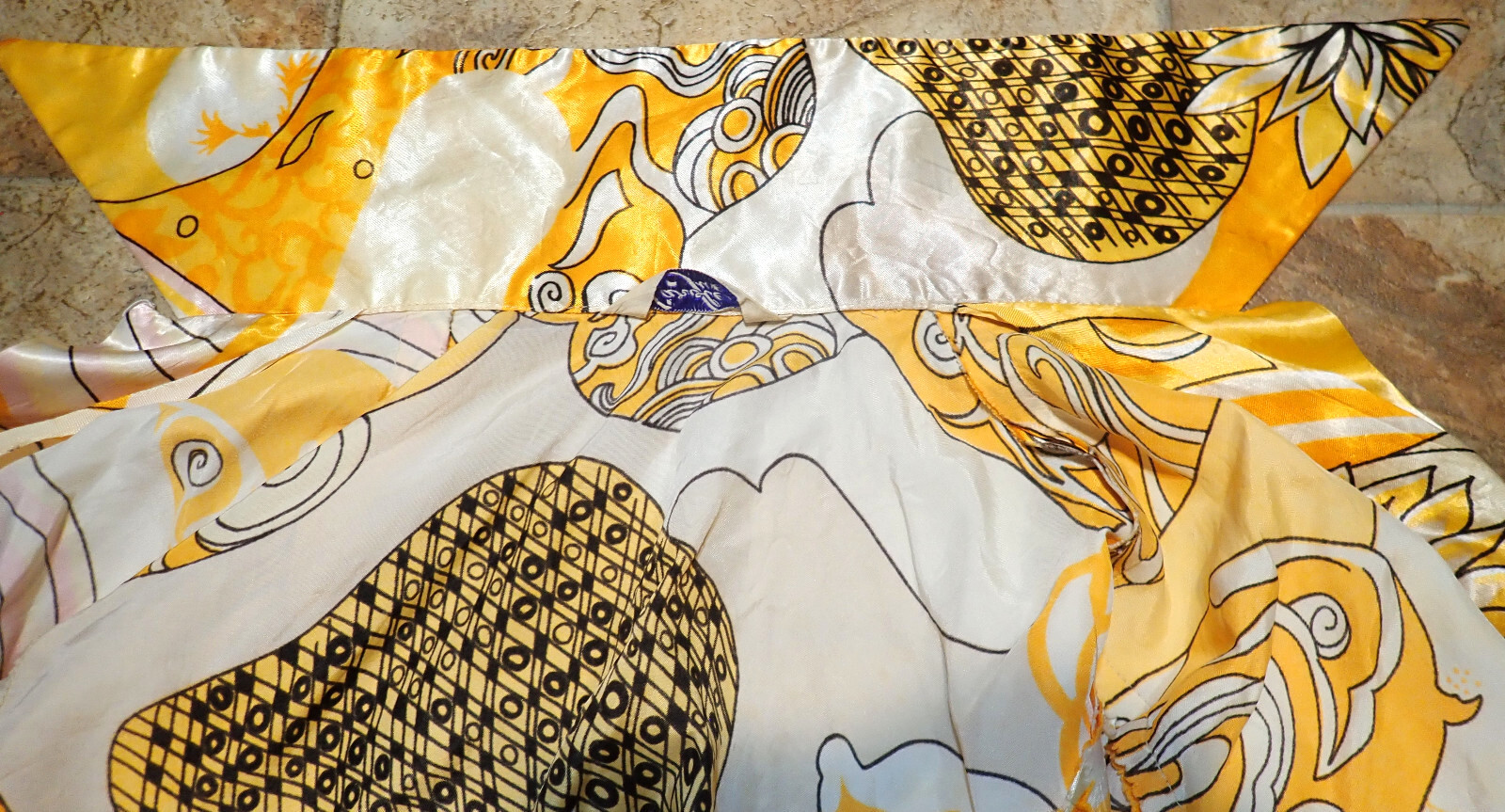 True Vtg 60’s Carole Sue Satin Loop Collar Shirt Women’s M MCM Abstract Art AOP
