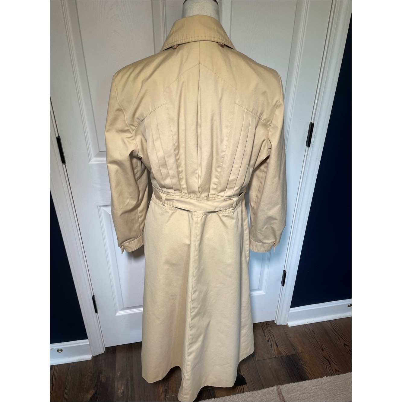 Vintage 70s The Jack Set Single-Breasted Dagger Collar Khaki Beige Belted Trench