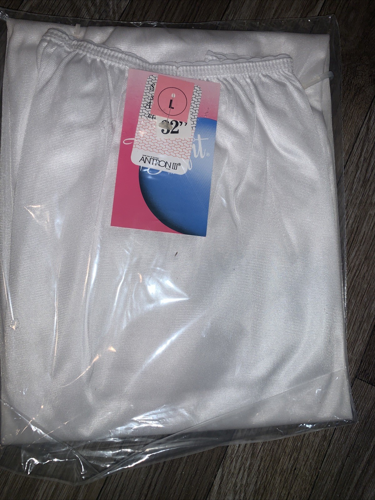 Vintage Dupont Antron III Womens Nylon White Half Slip Size Large 32 NWT