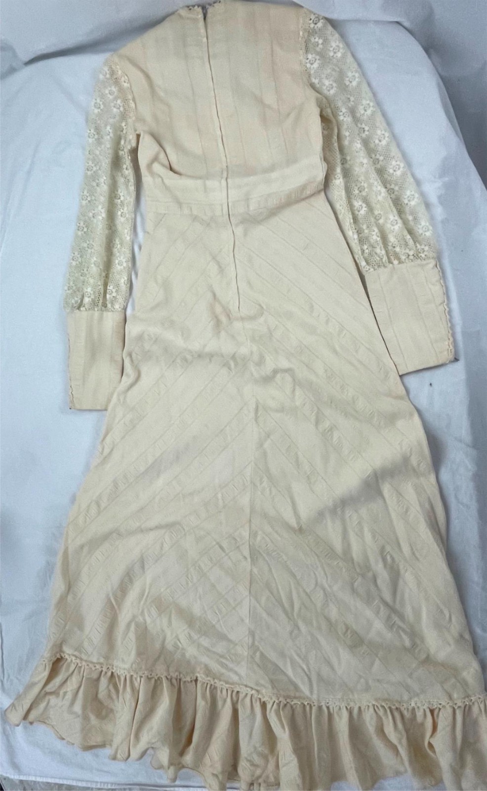 VTG WOMENS 60S RENAISSANCE PRINCESS WHITE LACE LONG SLEEVE WEDDING STYLE DRESS