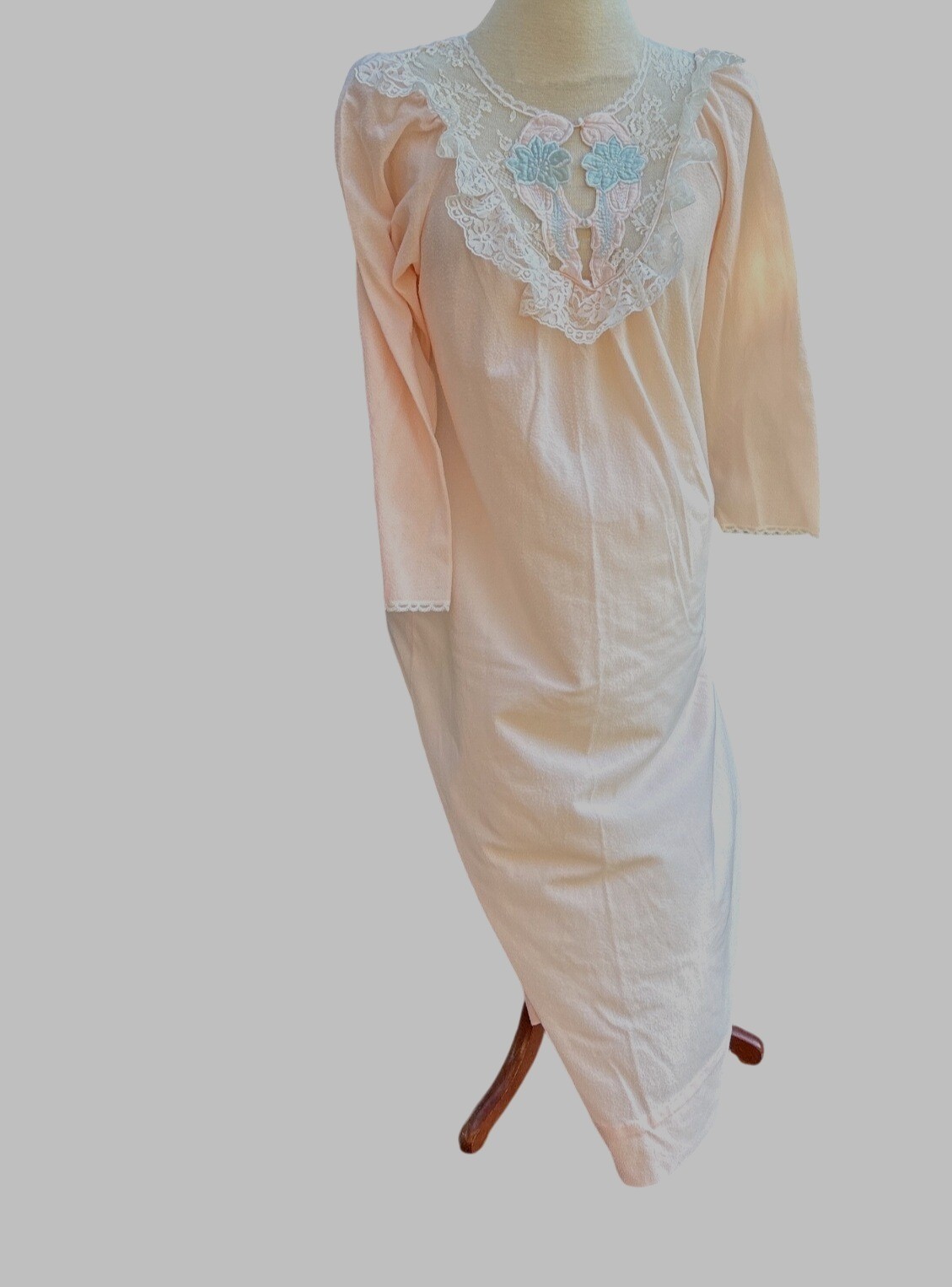 Vintage Peachy Pink Nightgown Lace Floral Appliqué Medium Long Sleeve Modest