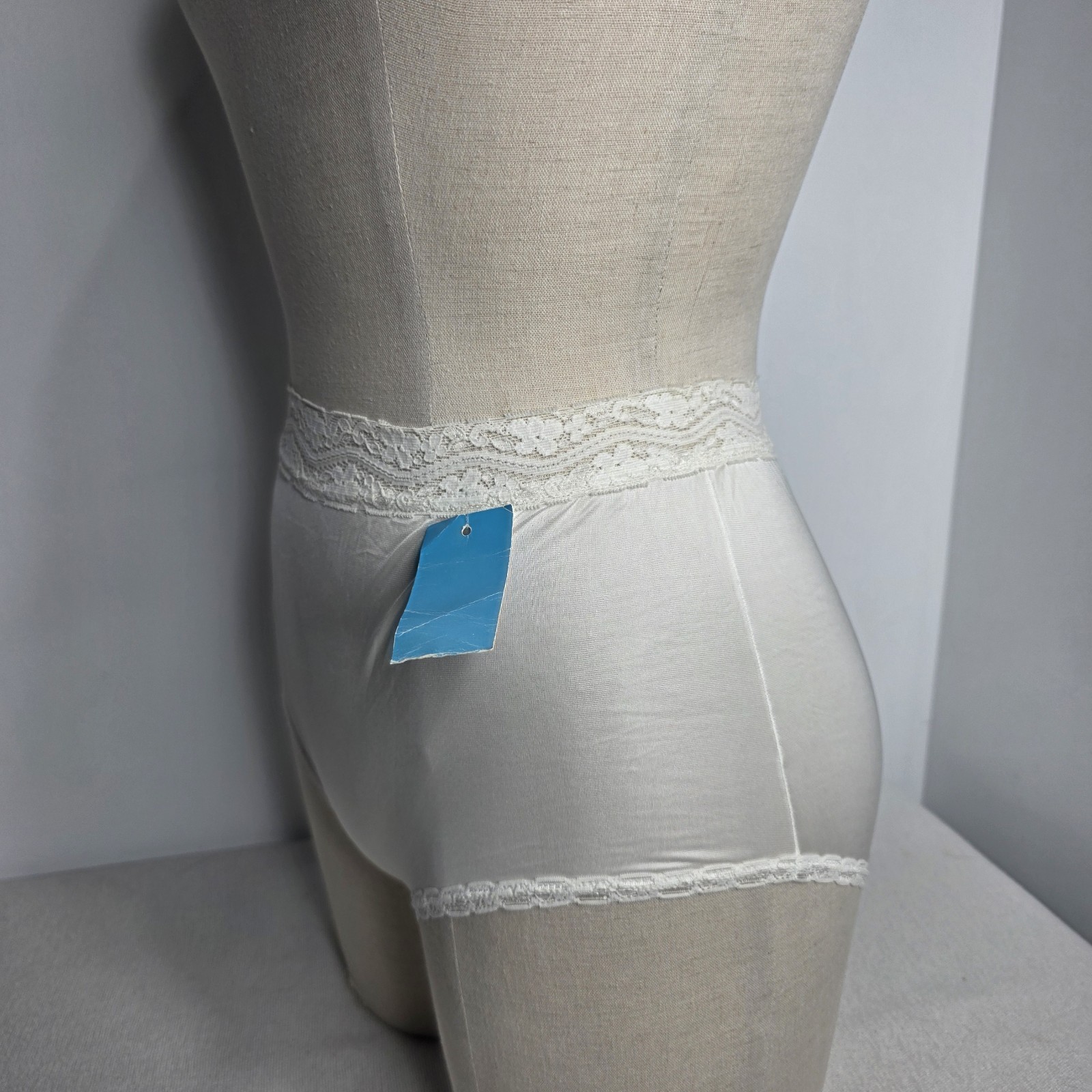 Vintage Bestform White 100% Nylon High Rise 'Granny Panties’ NWT! Size 5