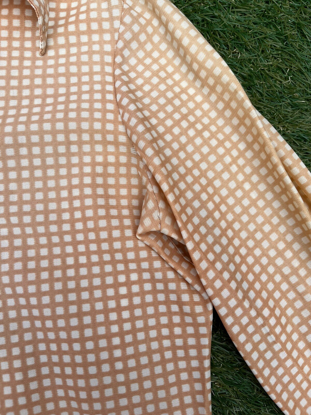 QUEEN CASUALS – VINTAGE 1970s 70s GREEN LONG SLEEVE STRETCH KNIT BUTTON-UP –
