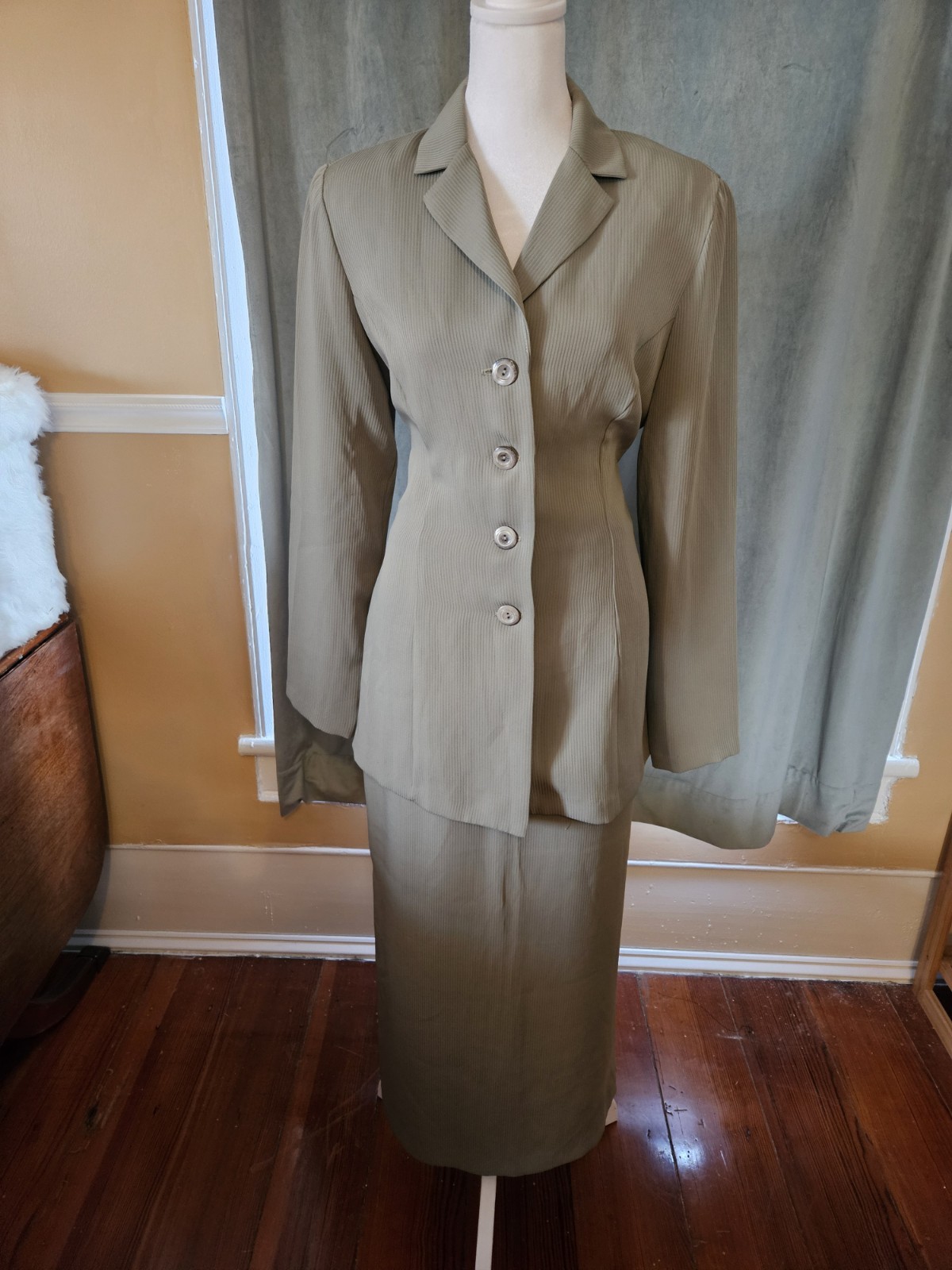 90s Does 30s Green Suit