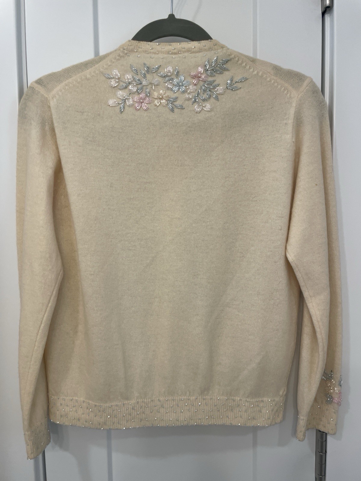Vintage 50s Cardigan Sweater Dainty Floral Beaded Size 38 Medium