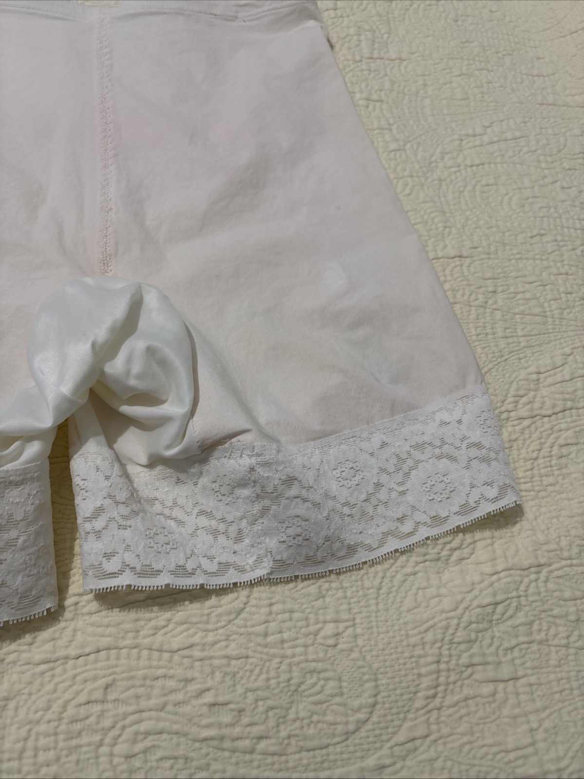 Vintage Girdle Shorts Garter Tabs Pale Pink White Lace ￼Sz S/M