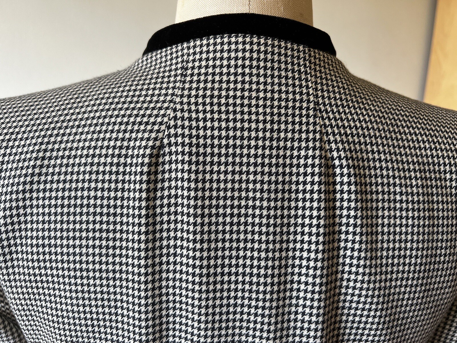 Vintage Norma Kamali 80’s Women’s Jacket Blazer Black White Houndstooth Velvet