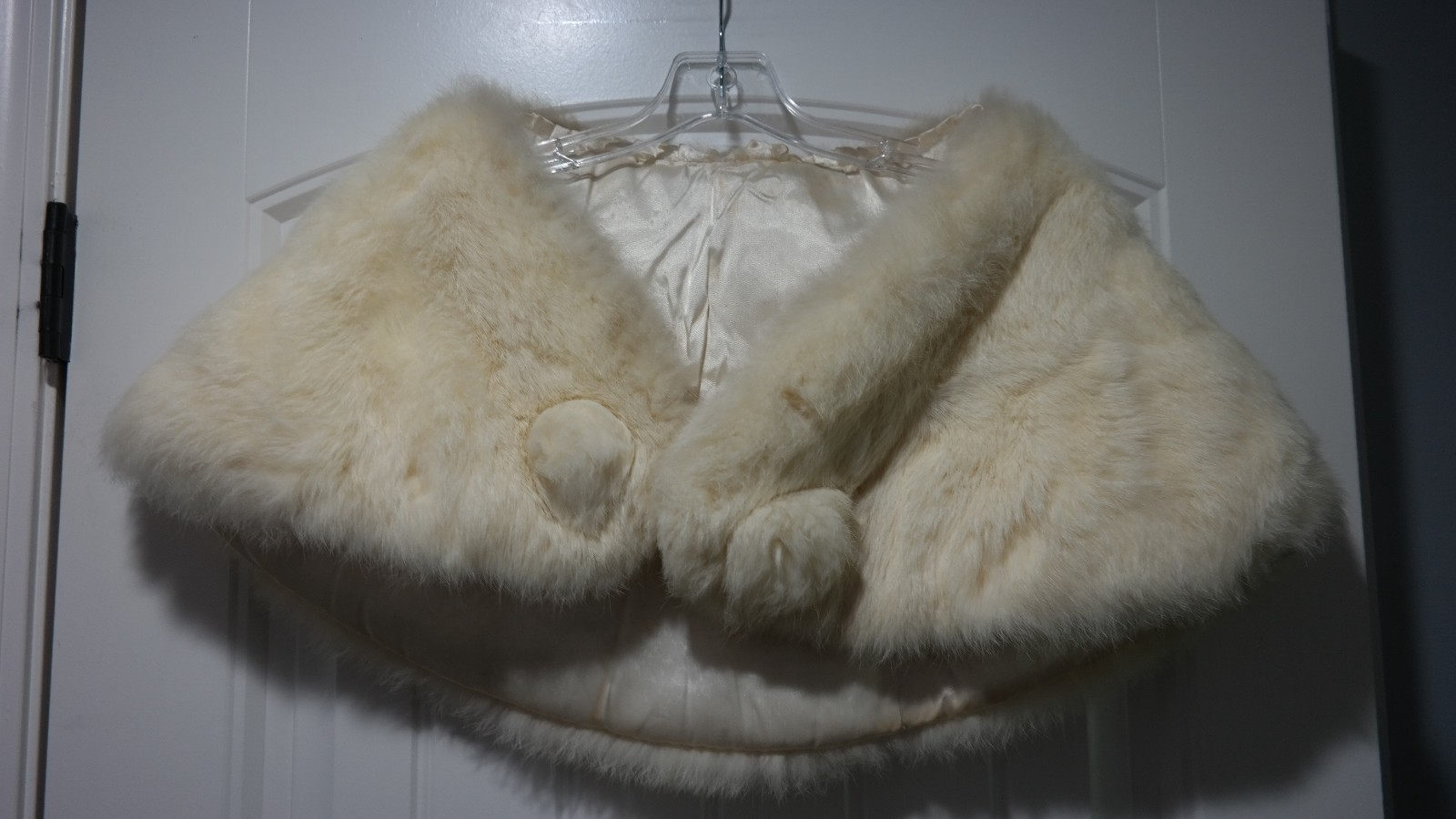 Vintage 60s Ivory White Rabbit Fur Cape Stole Old Money Formal Wedding
