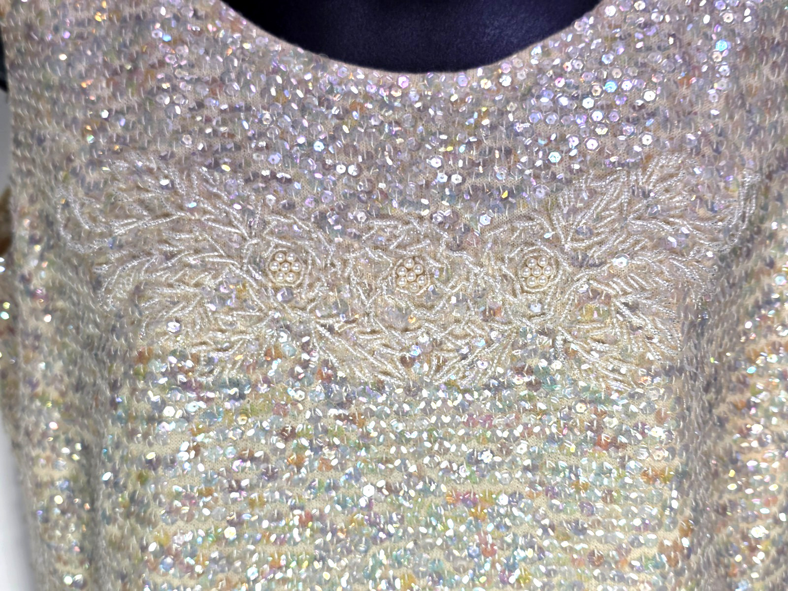 Vintage 50s – Butter Cream / 100% Wool Beaded Sequin Sleeveless Top Size Small