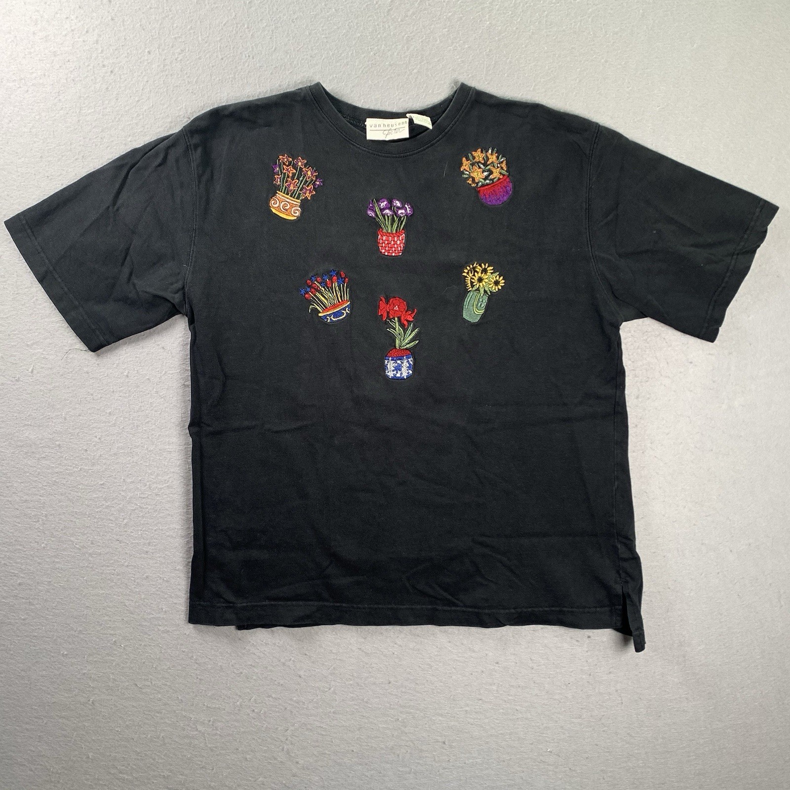 Vintage Van Heusen Flower Shirt Womens Medium Embroidered Plants Garden