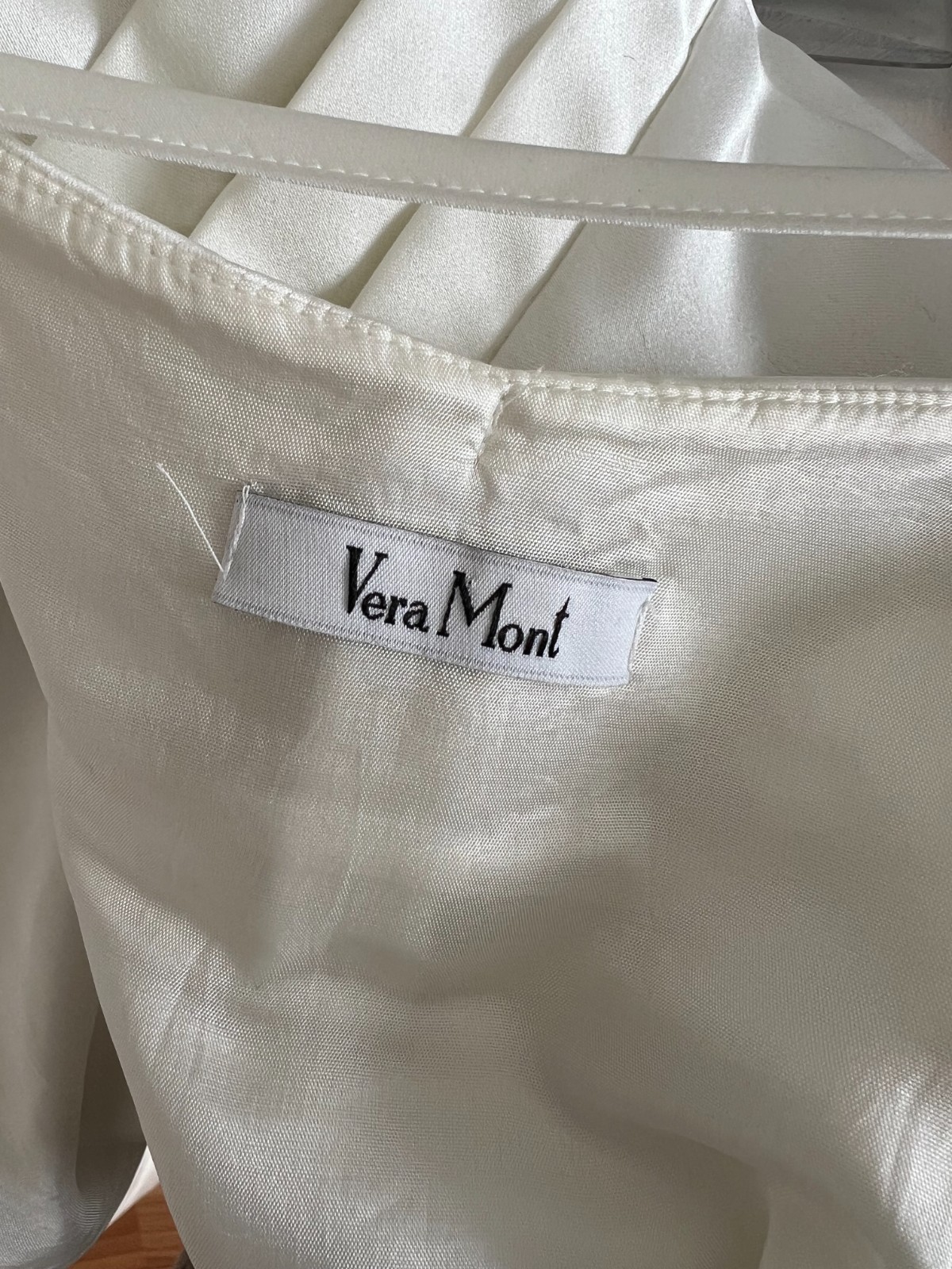 Vera MONT Vintage Wedding Dress Minimalist Spaghetti Straps Floor Length Bridal