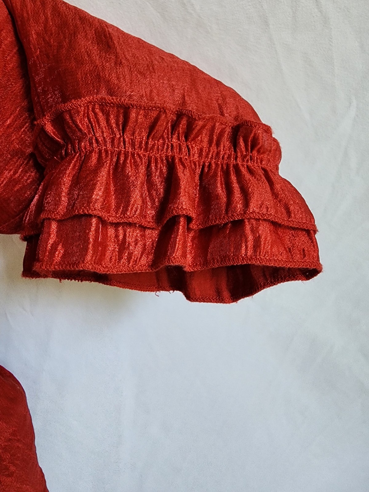 RAFAEL SIZE MEDIUM RED VINTAGE TIE STRAP OVERCOAT 90S RUFFLE RED