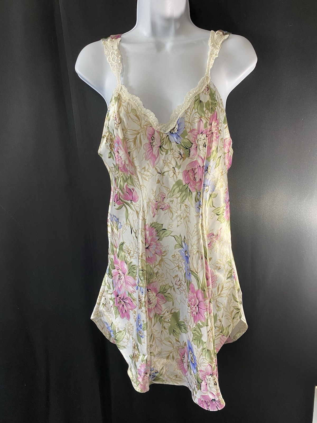 Vintage Lucie Ann 11 Womens Cami Nightie Gown Size Medium Satin Silky Romantic