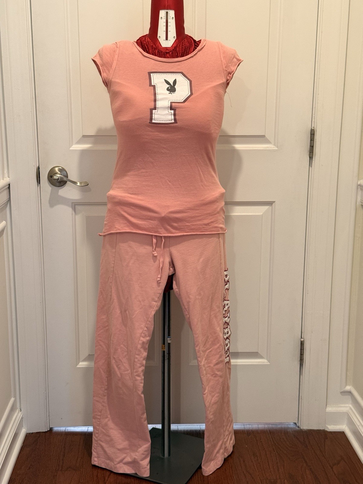 Women’s Vintage 2009 Playboy Size M Pink Ragged Edge Seam Finish Girly T-shirt￼