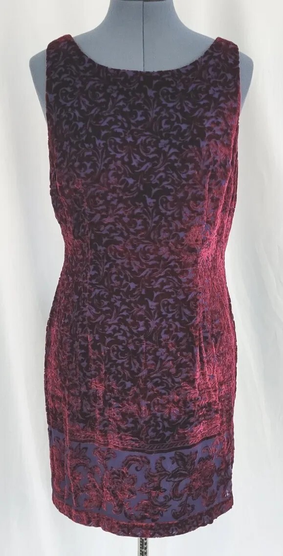 Vintage Moda Int’l Burgundy Velvet Burnout Dress w Border Pattern on Hem Size 10