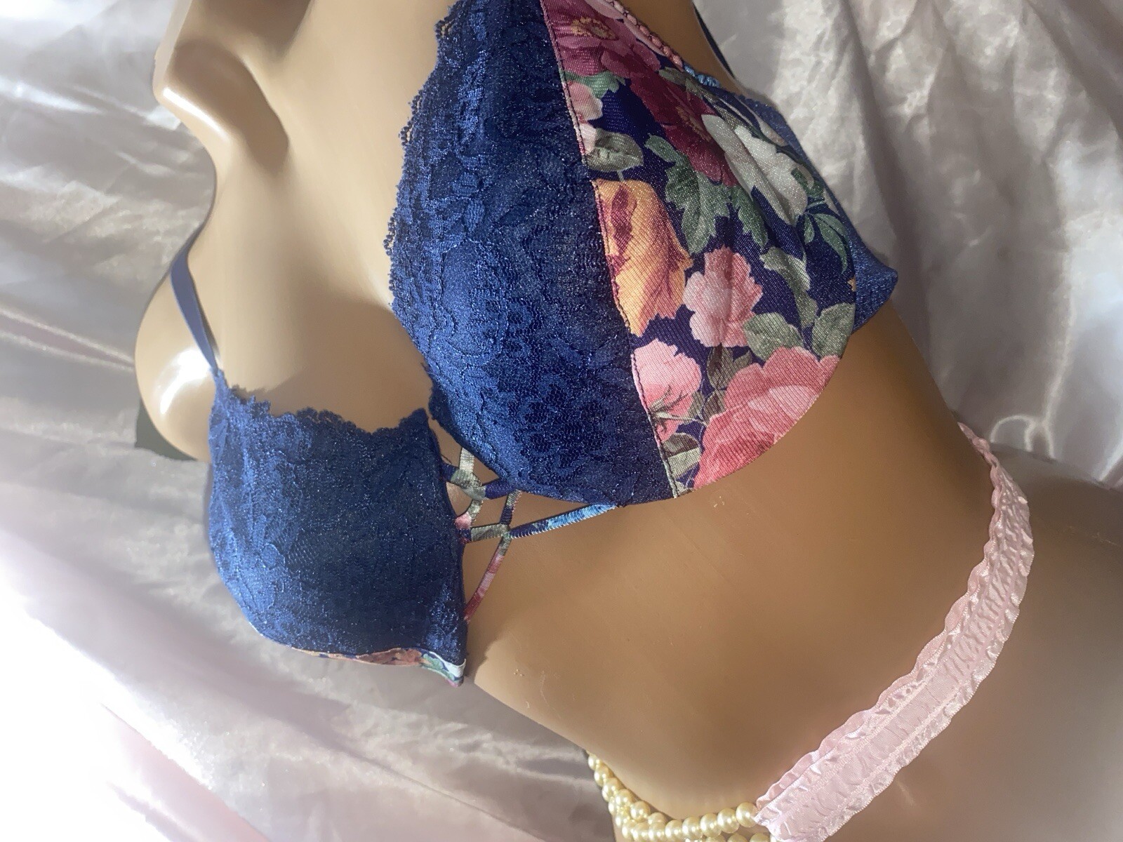 VTG Silky Nylon 34D J Smith Flowers Lacy Blue Peach Wht bra UW