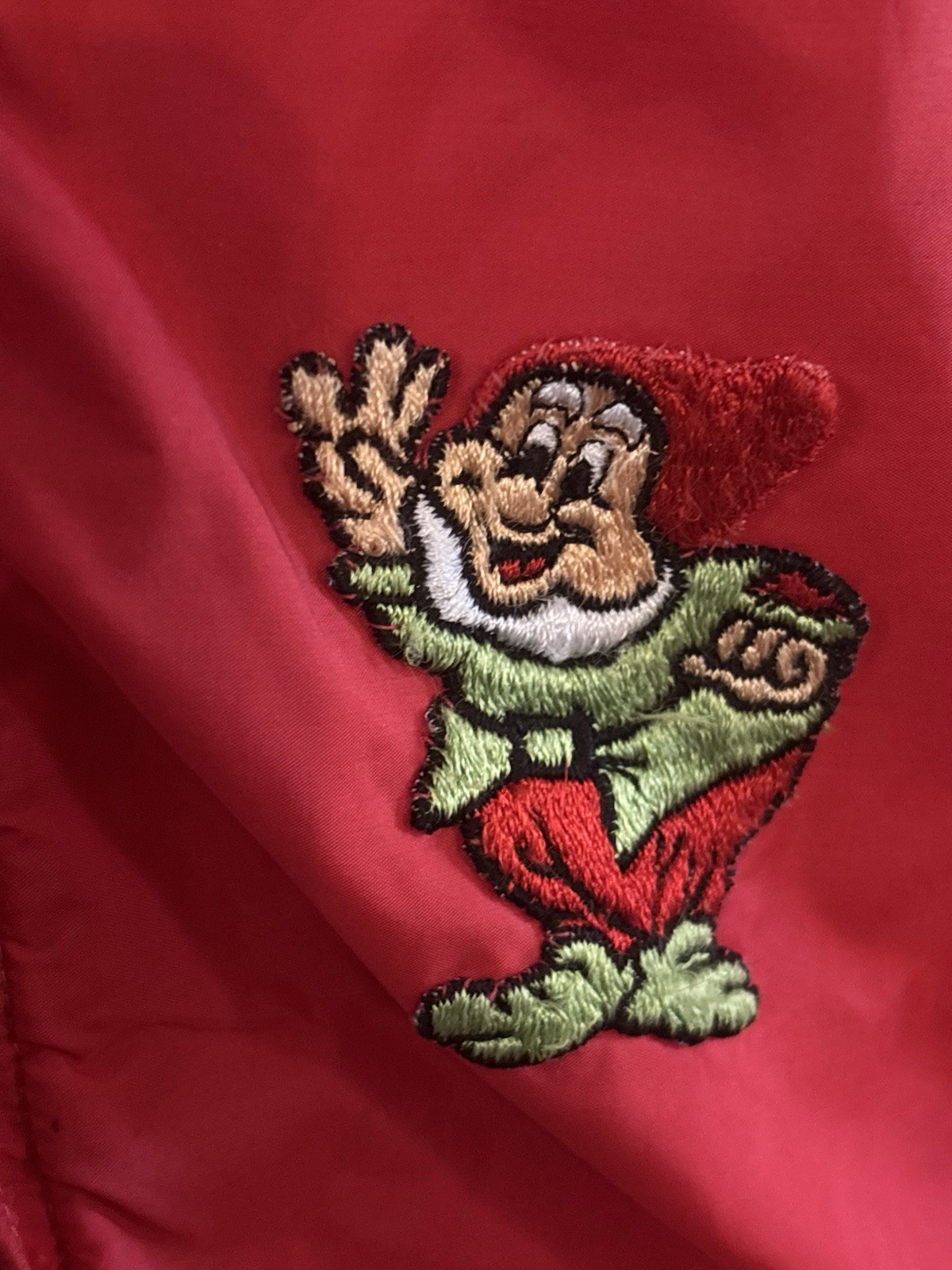 WHITE STAG USA: REWORKED VINTAGE “Snow White Dwarves” Nylon Jacket SZ.S (RED)