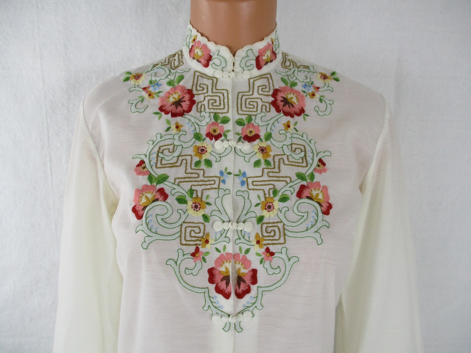 Vintage 70’s Lily Hand Embroidered Traditional Chinese Blouse size 34