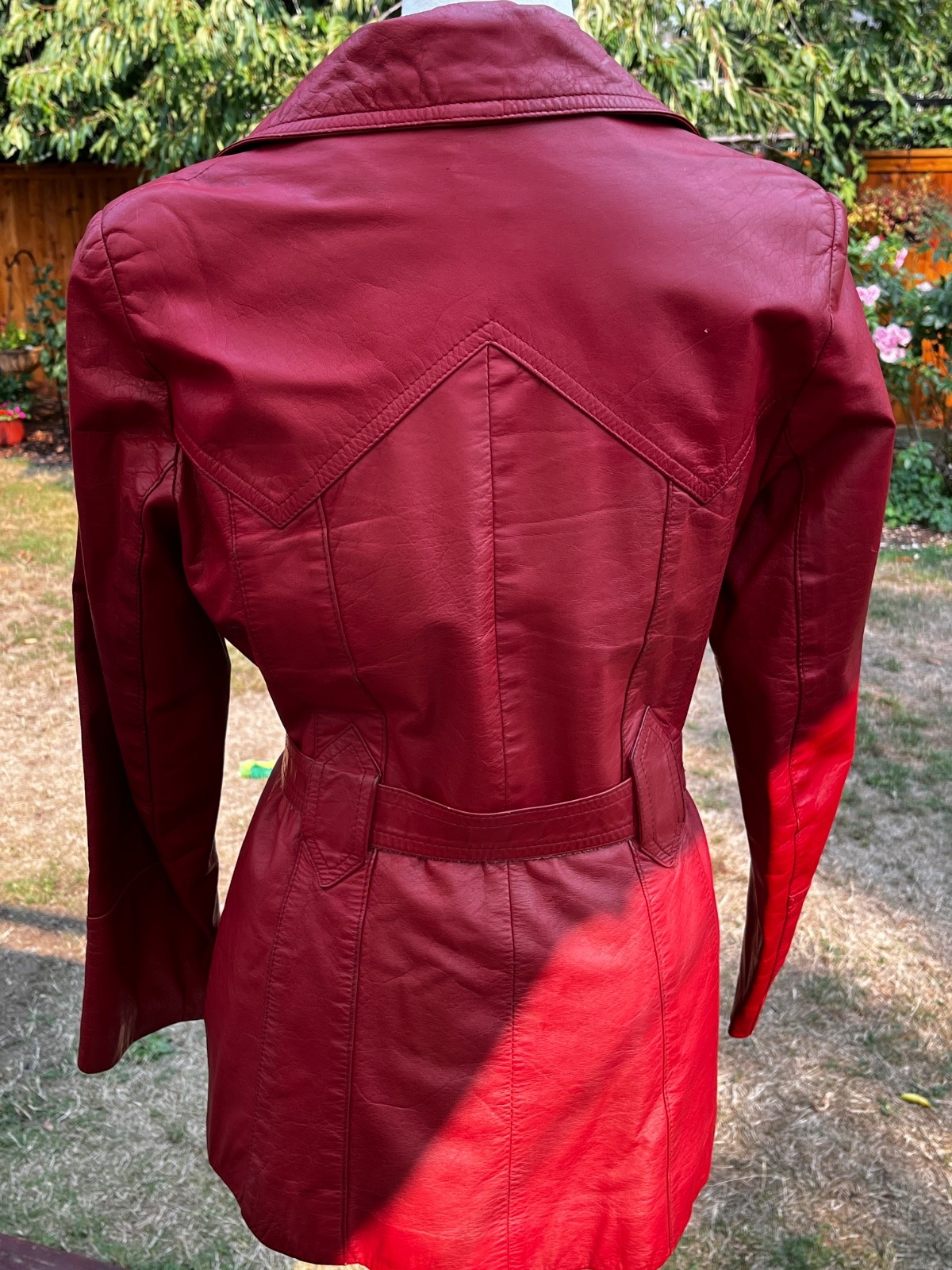 Vintage 70’s Mod Dark Red Women’s Leather Jacket Size Large READ