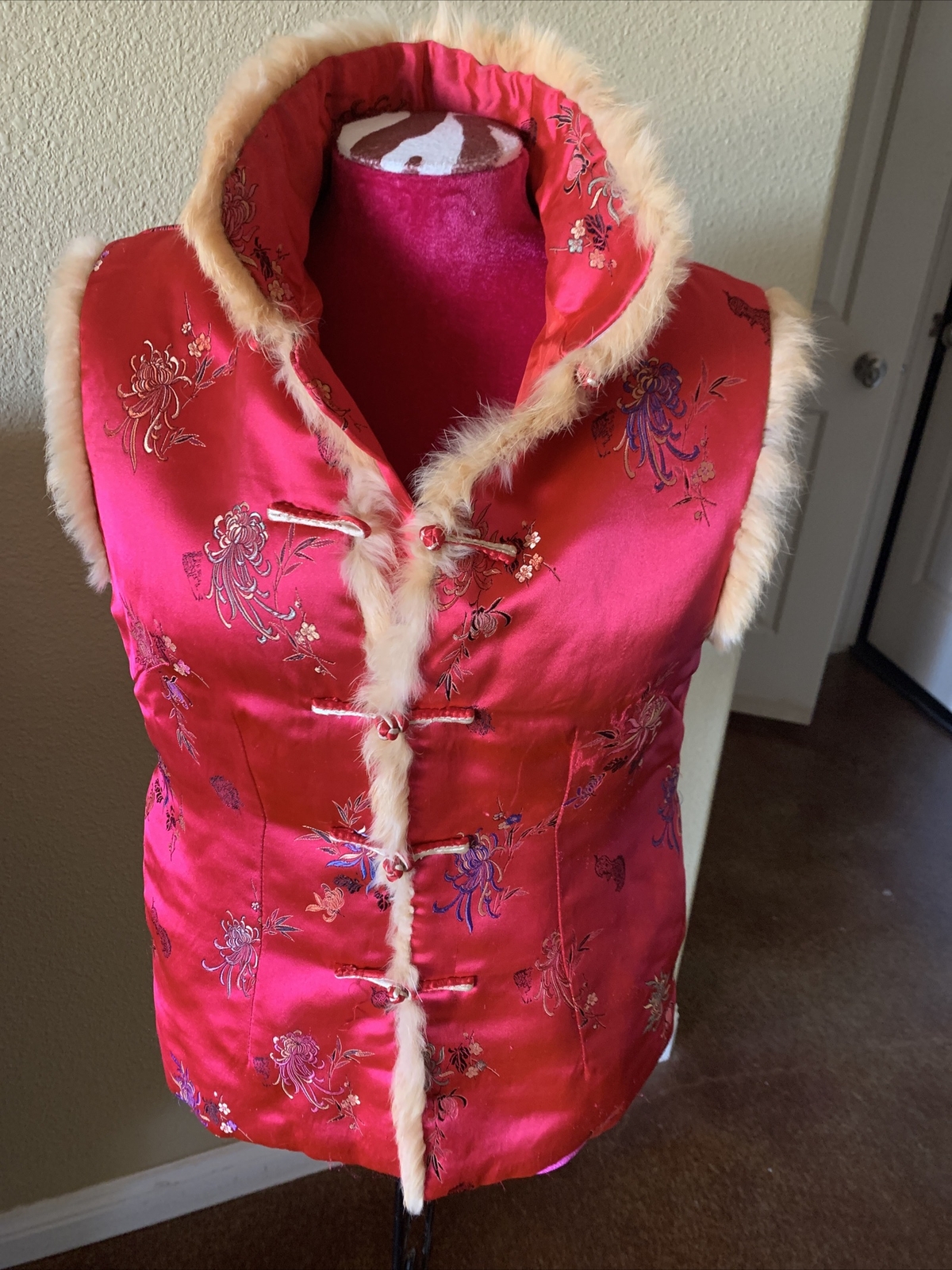 Vintage 70s Asian Ethnic Rabbit Fur Trim Red Satin Vest Boho Hippie Festival L