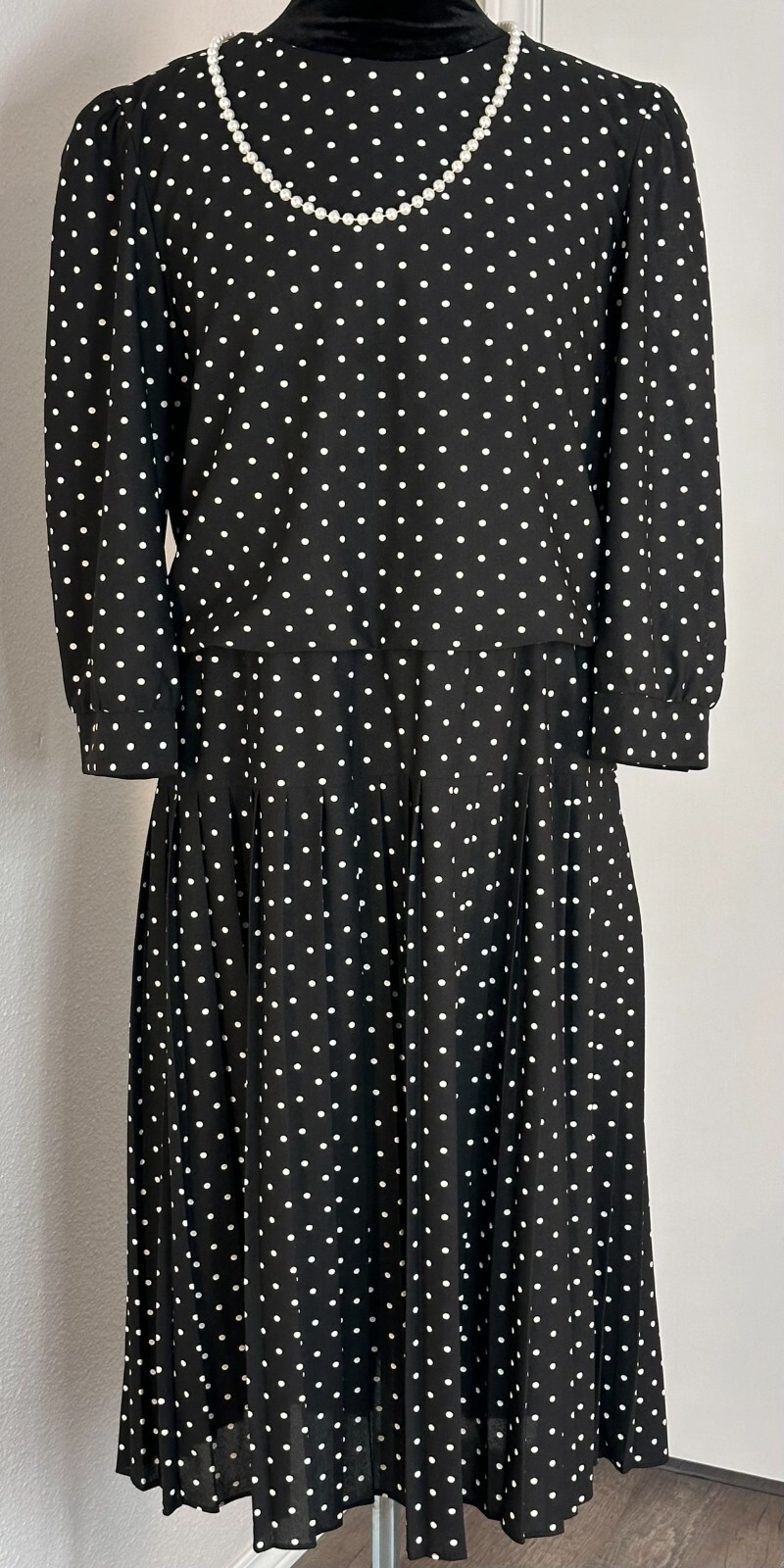Vintage Polka Dot Blouson Dress w/ Attached Faux Pearl Necklace – Size 12