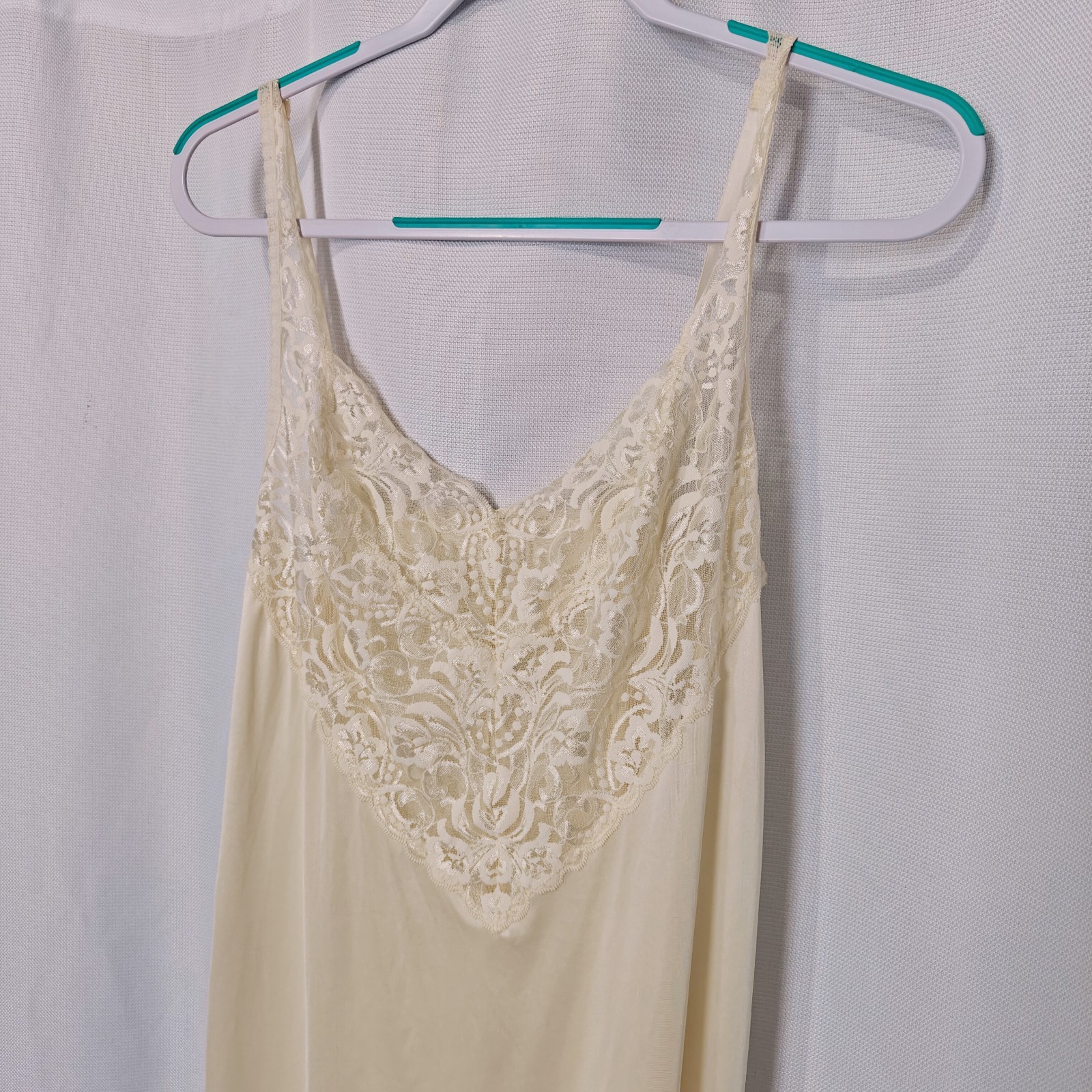 Vintage Lace Slip Dress Vanity Fair 36 Nylon Ivory Nude Floral Sheer Lingerie