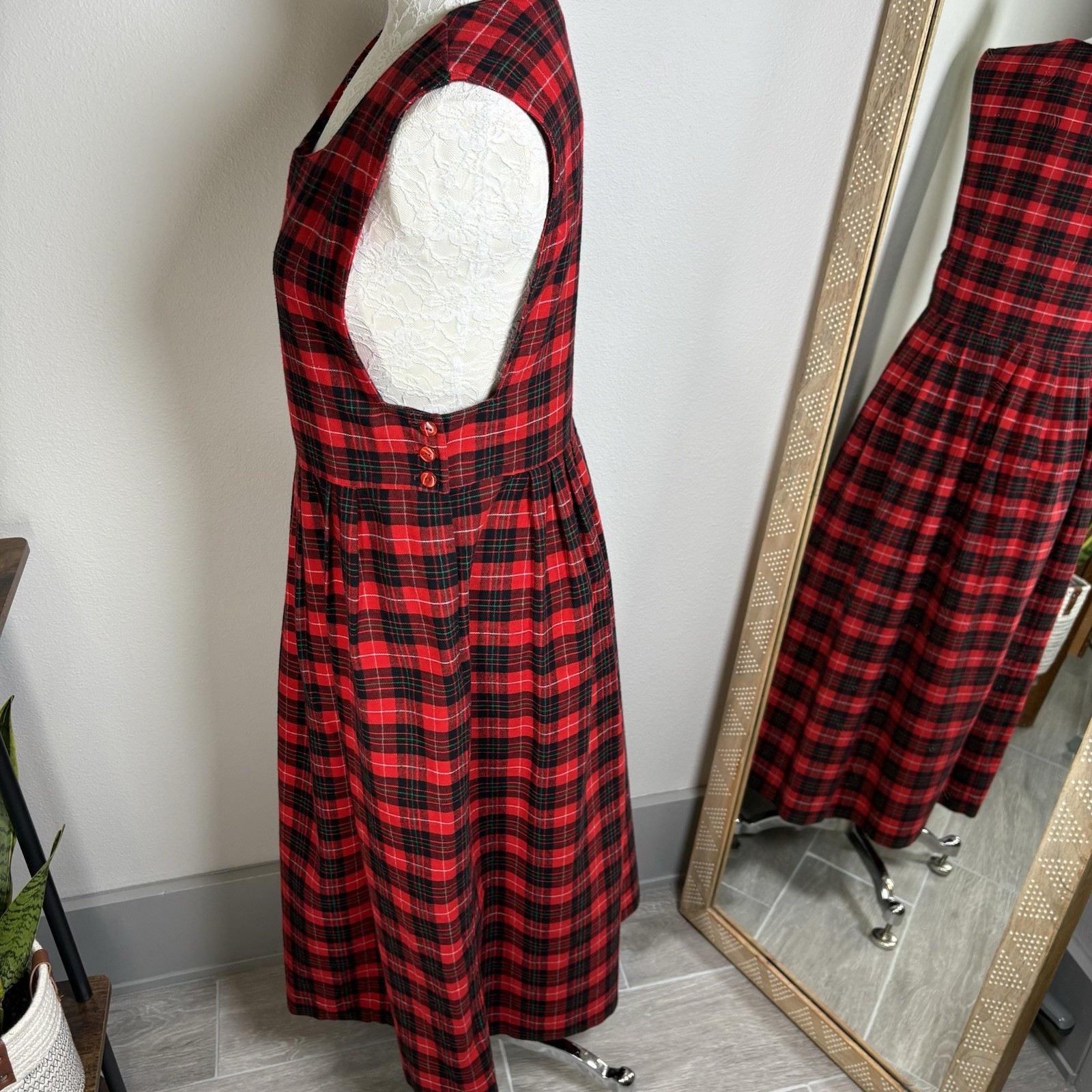 Portraits by Northern Isles Red Plaid Flannel Pleated Overall Dress Size 10