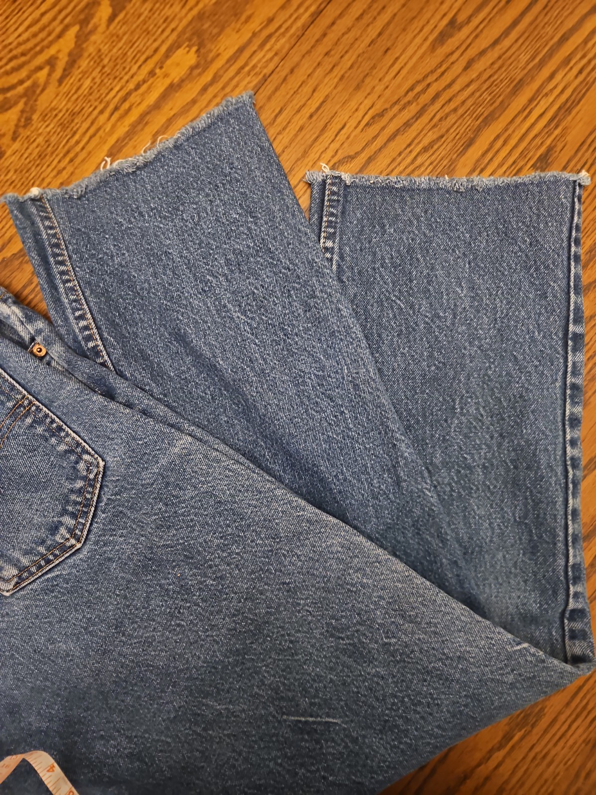 Vtg 1985 Levi’s 505 Jeans Orange Tab 33×27 Cropped Ankle Raw Hem Med Wash Denim