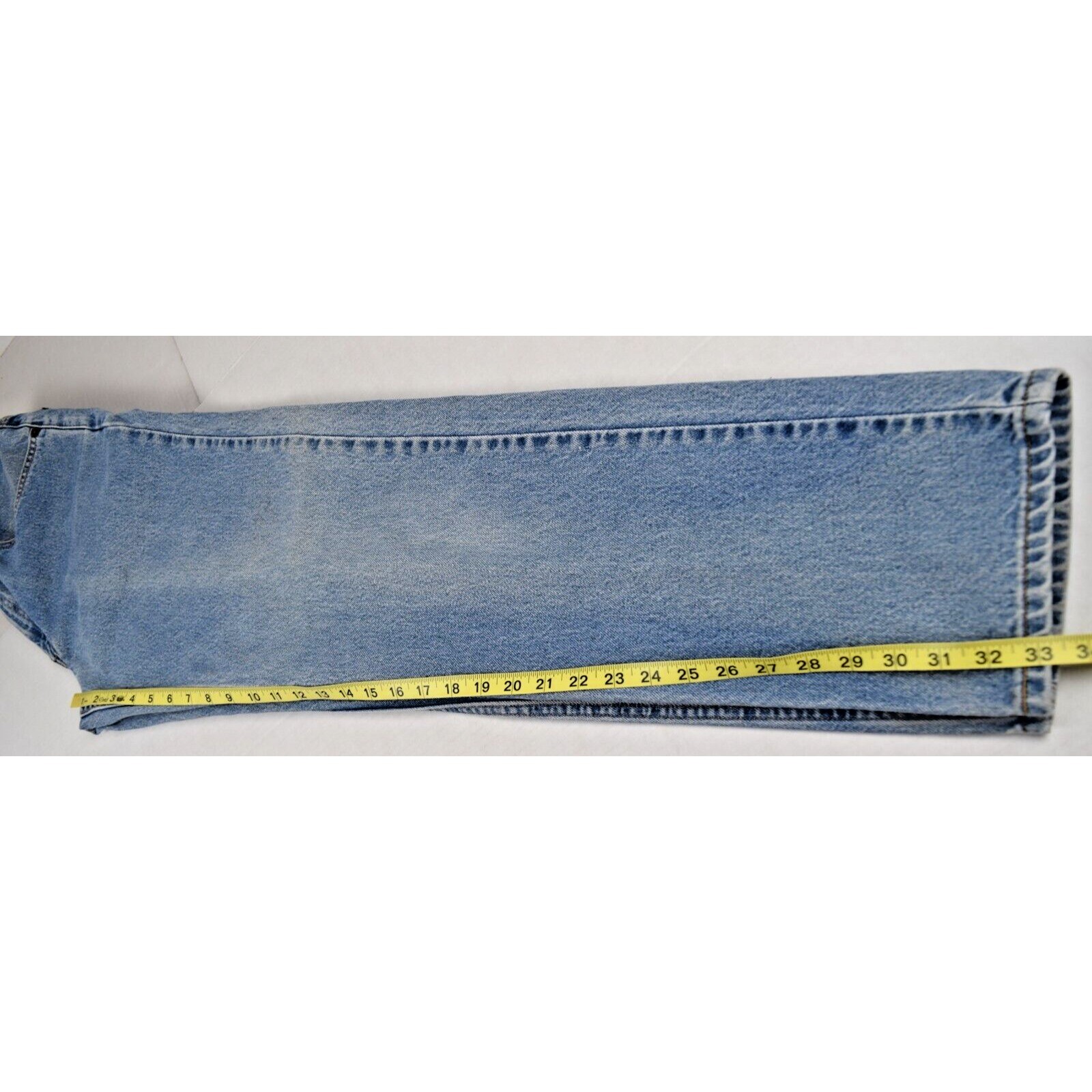Vintage Levis Jeans 32 x 33 Y2K Blue Relaxed Fit Straight Leg Soft Fading c.2001