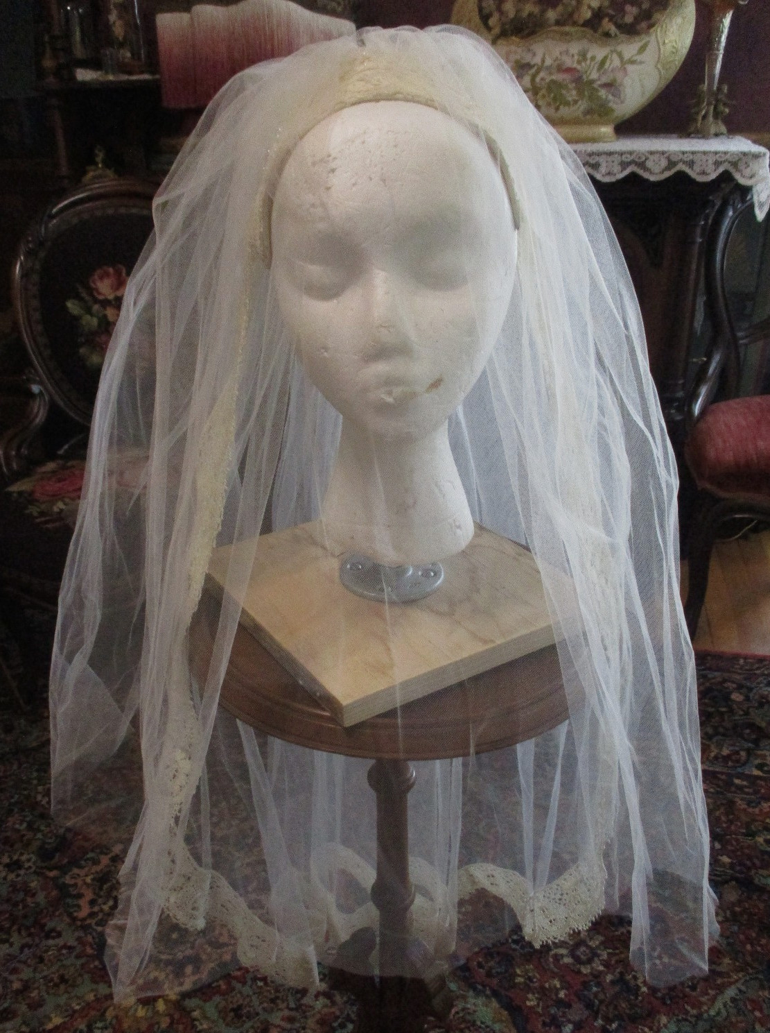 Vintage 70’s? Beaded Ivory Lace Bridal 2 Layer Veil Juliet Cap Wedding – 37″