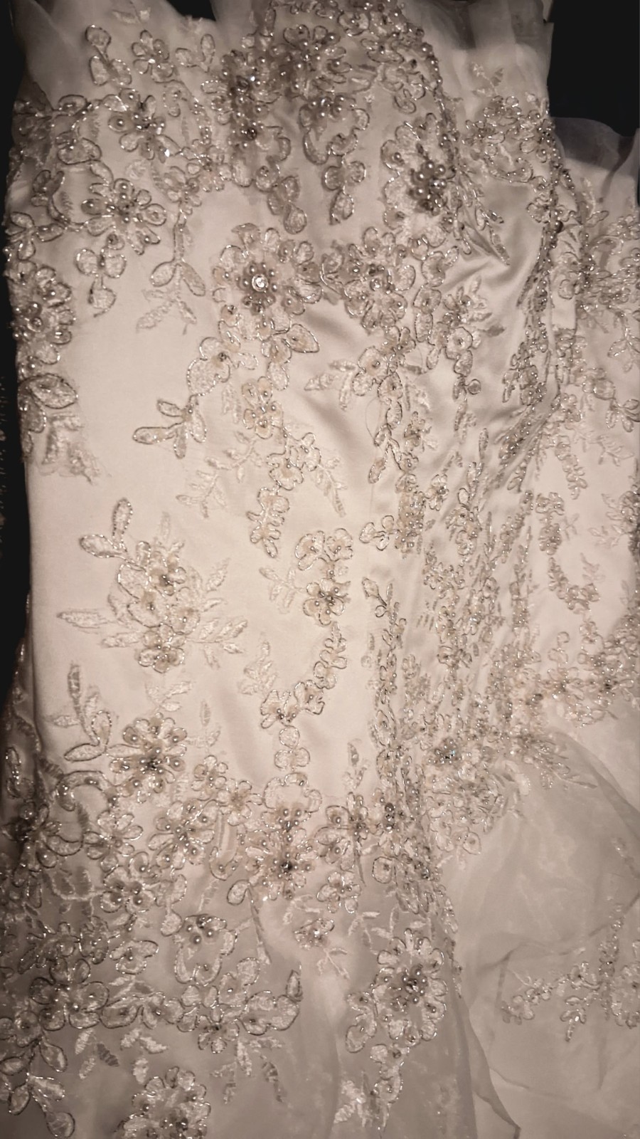 ♡ Oleg Cassini Wedding Dress ♡ Size 16 ♡ Sleeveless with lace and its own train