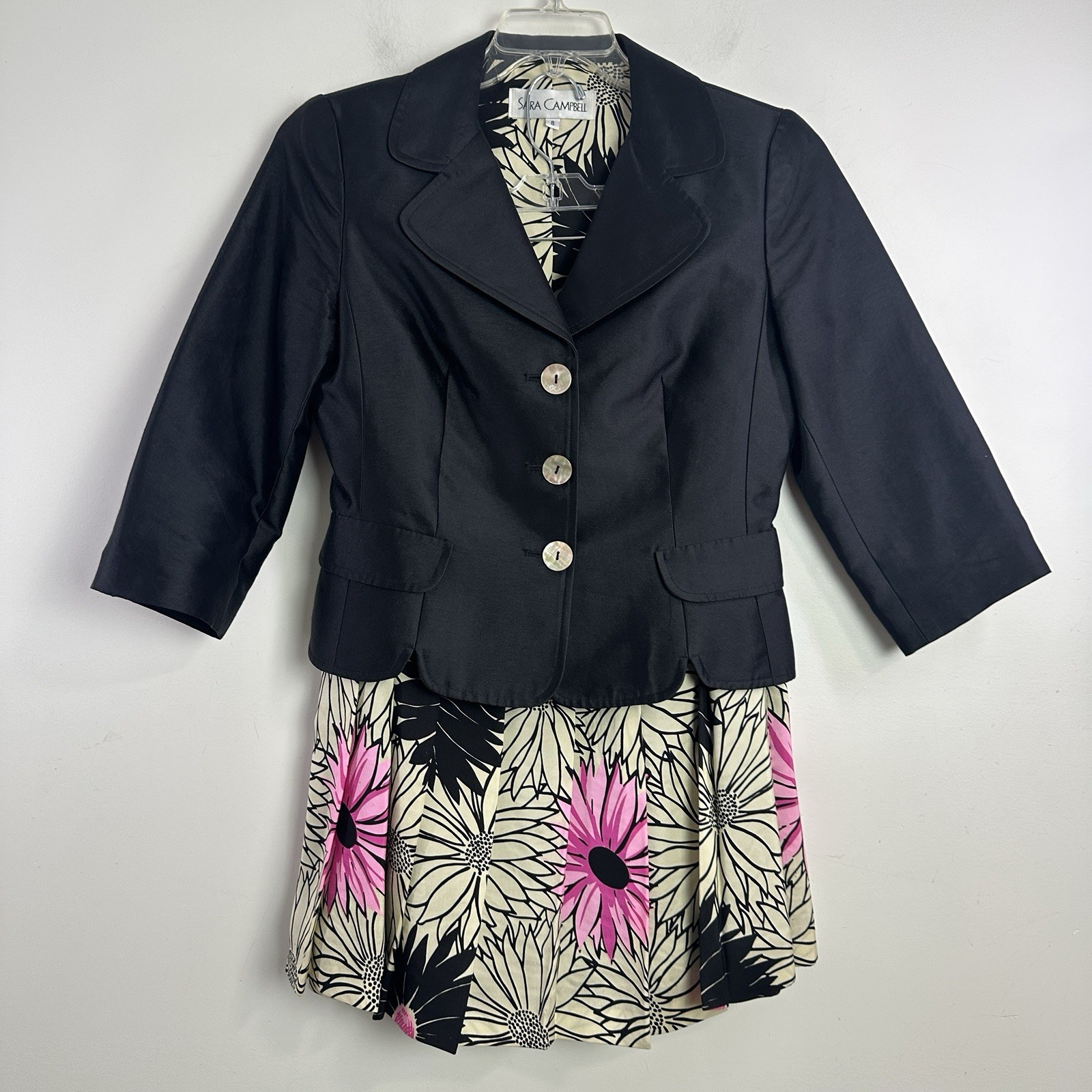 Vintage Sara Campbell Silk Pleated Skirt Suit Set Black Floral 2Pc Size 8 Retro