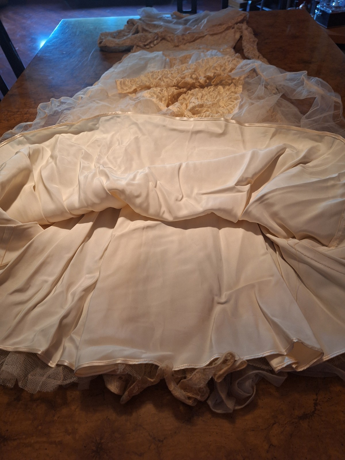True VTG Mid-century 1950s Ivory Lace Tulle Satin Wedding Gown Dress 14 S/M MCM