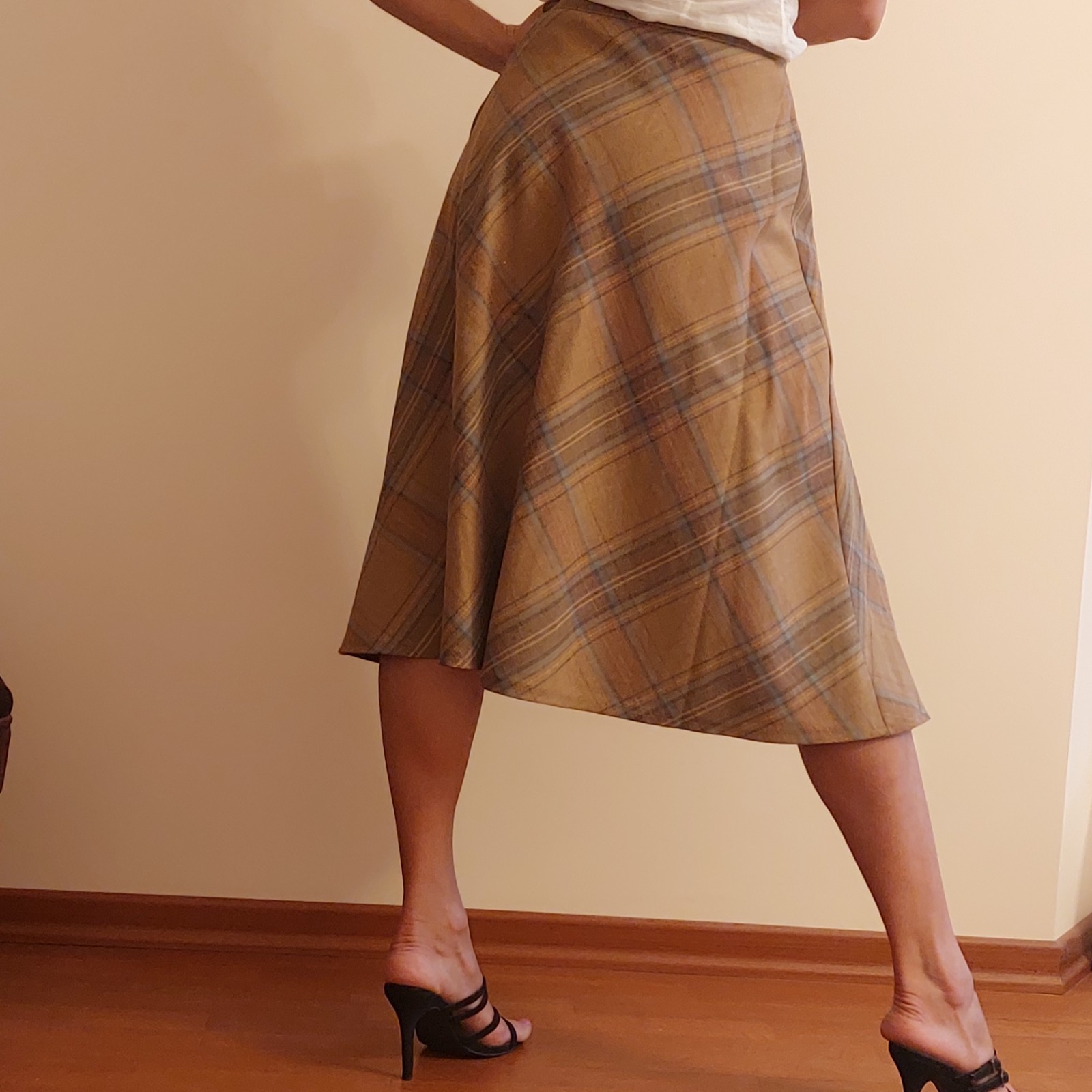 Vintage New All Season Beige Skirt 30% Viscose Size S (Made in GDR)