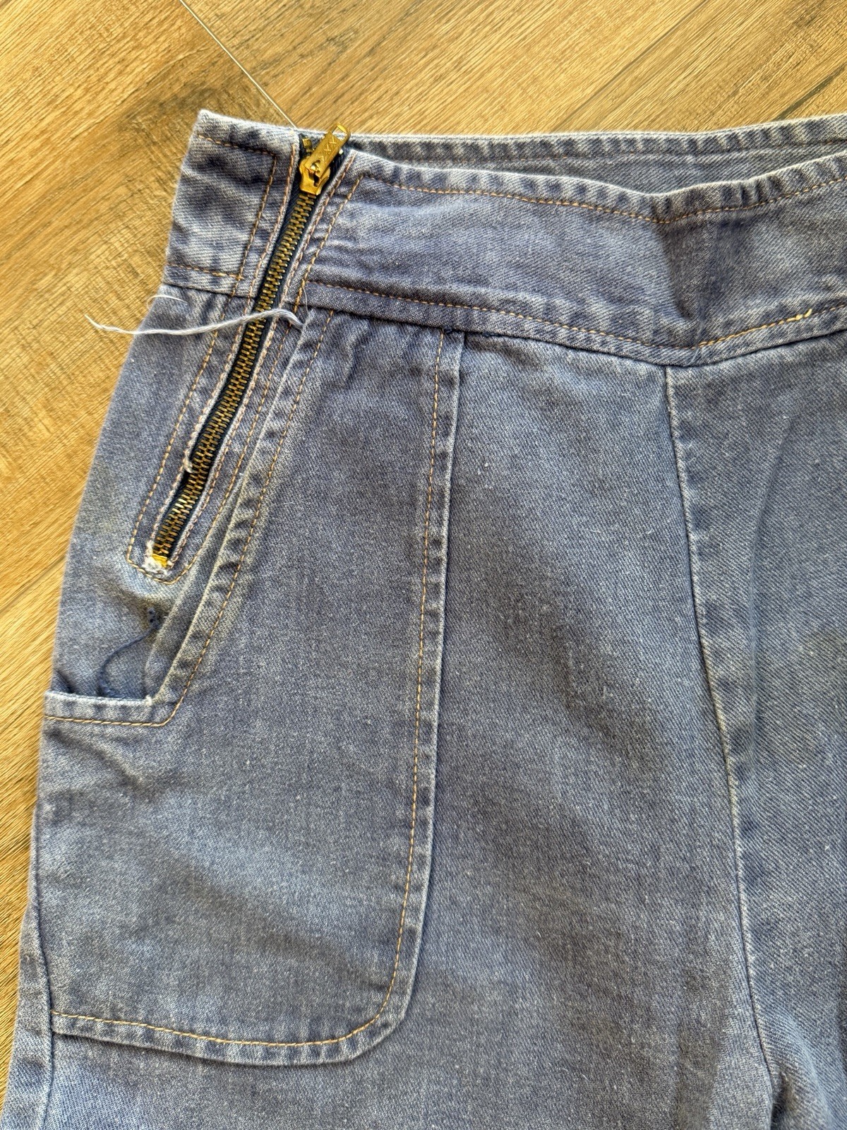 Women’s Vintage 70s Era Bell Bottom Flare Jeans 28 High Waist