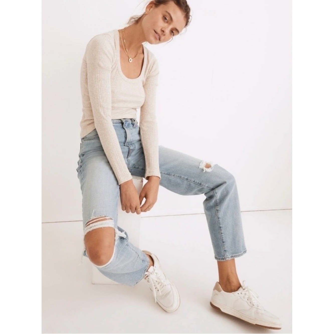 Madewell The Perfect Vintage Straight Jean in Distressed Blue Size 24