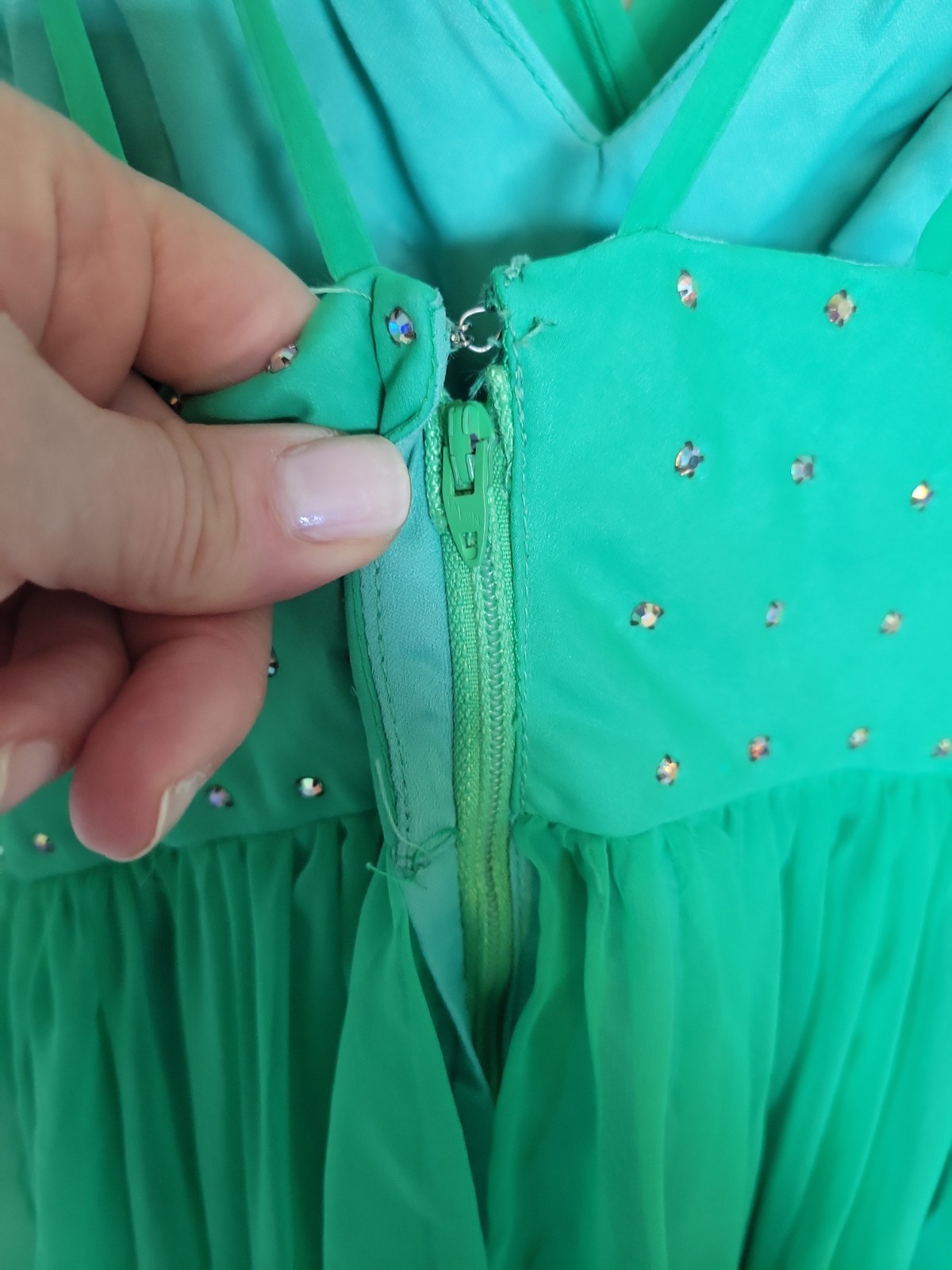 Green Vintage Rhinestone Chiffon Gown Dress Formal Size 0 Mike Benet Formals