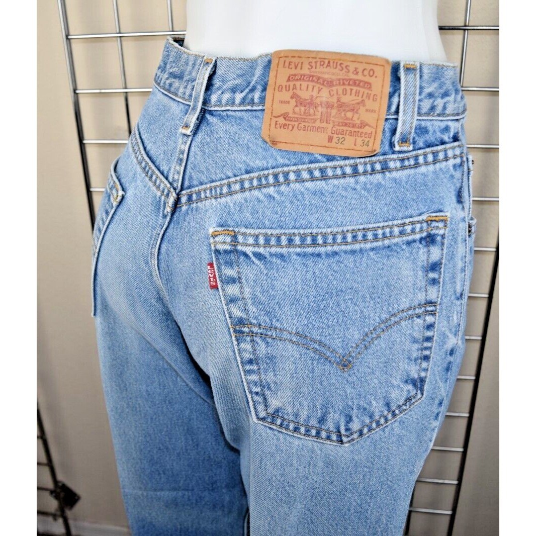 Vintage Levis Jeans 32 x 33 Y2K Blue Relaxed Fit Straight Leg Soft Fading c.2001